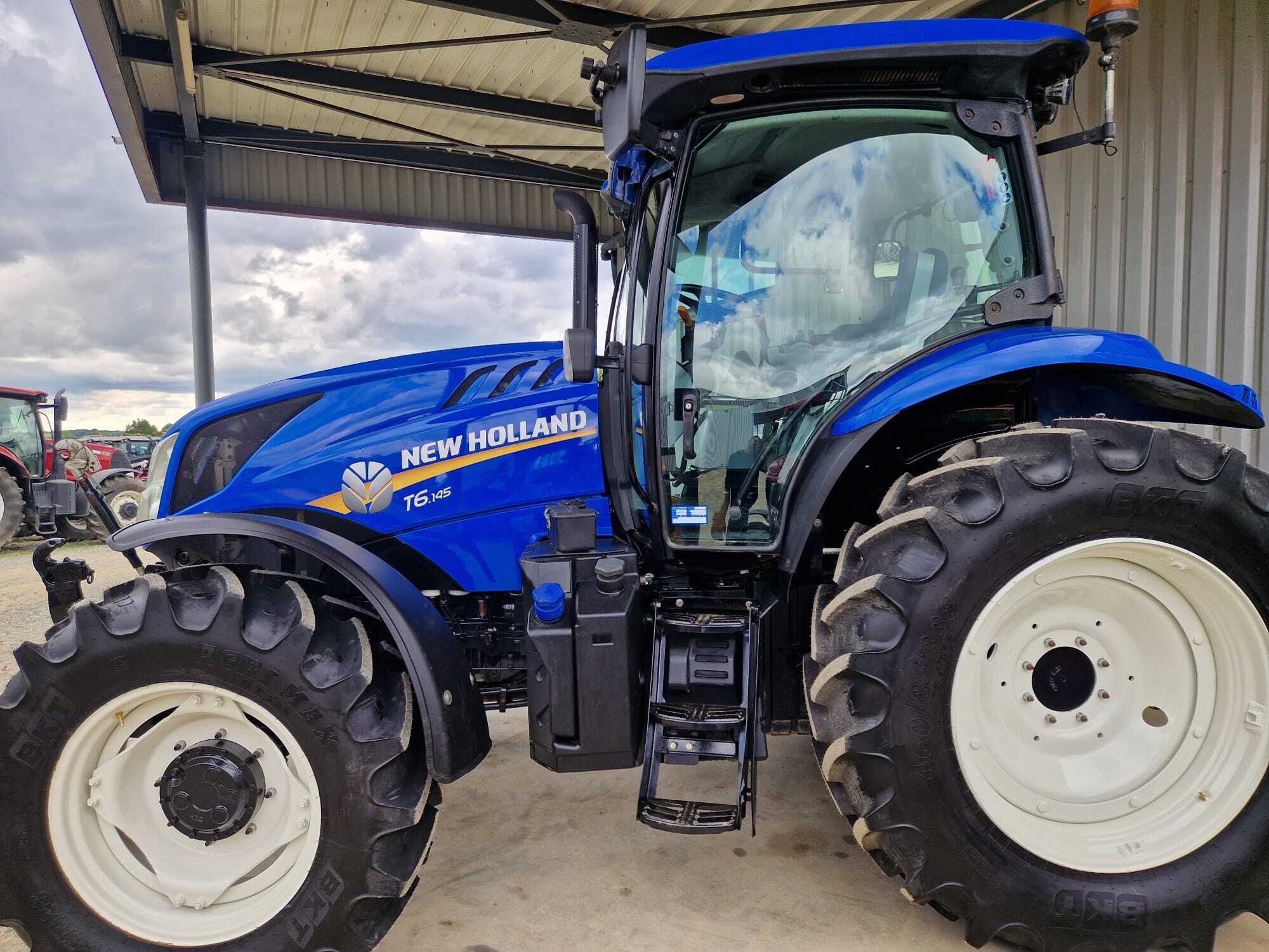 NEW HOLLAND T6.145 EC