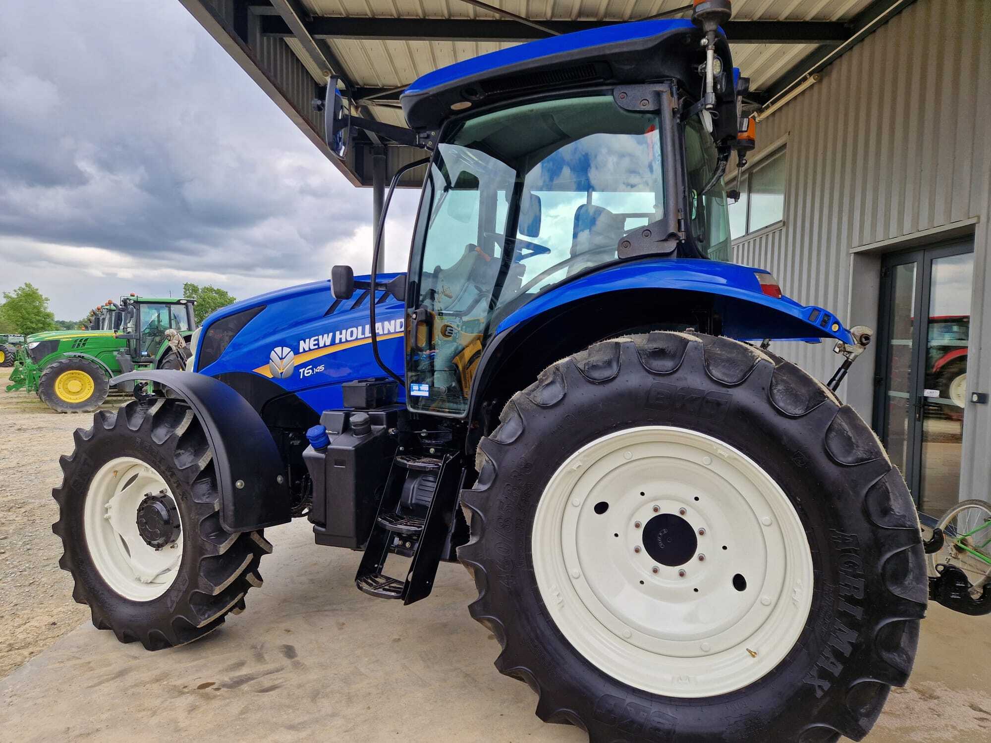 NEW HOLLAND T6.145 EC