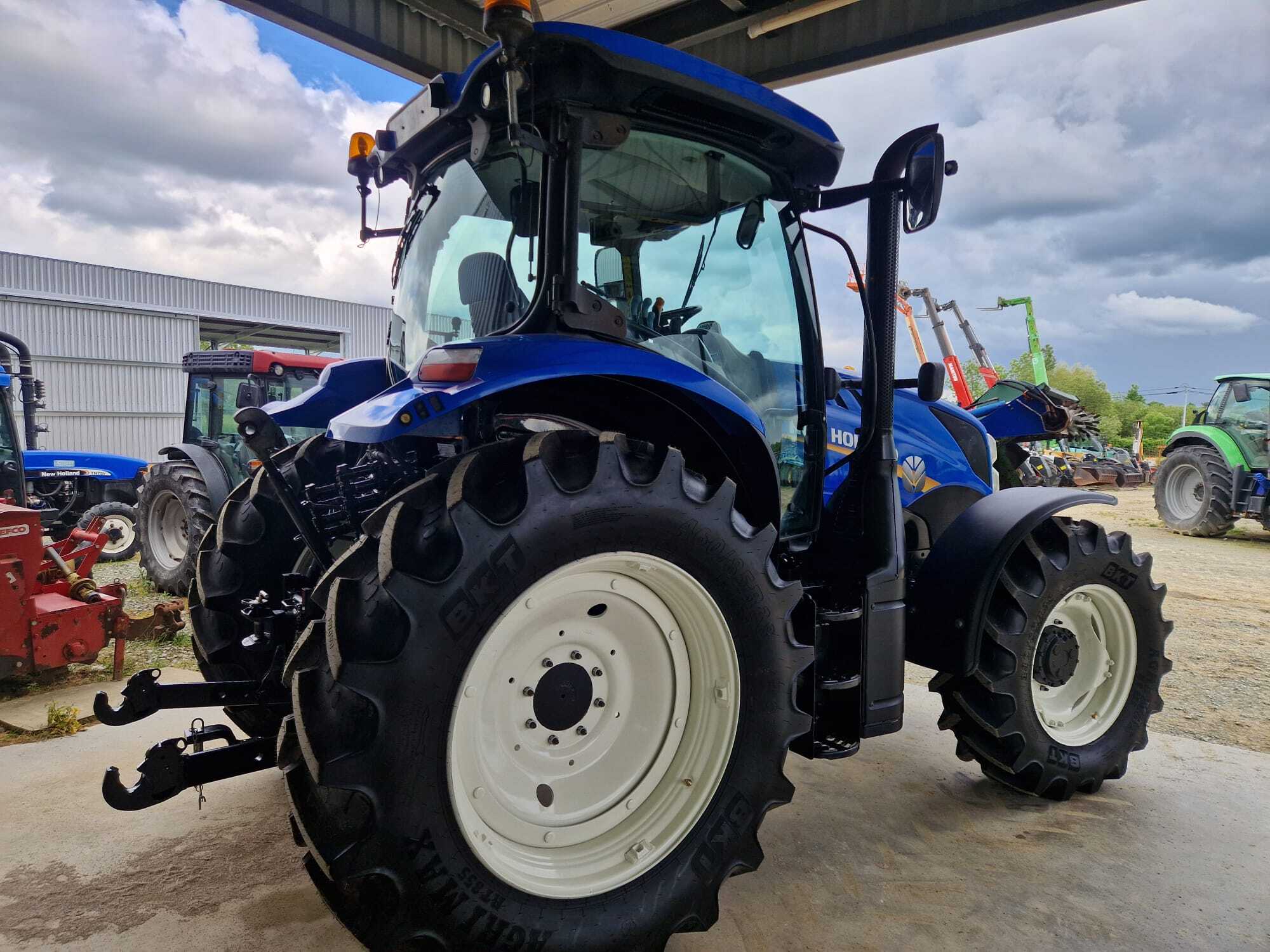 NEW HOLLAND T6.145 EC
