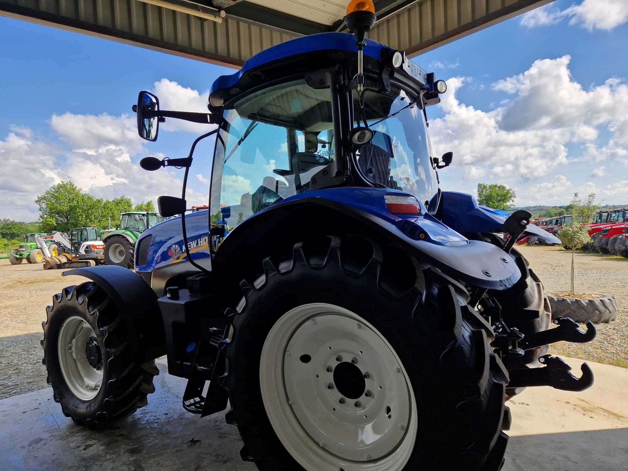 NEW HOLLAND T6.155