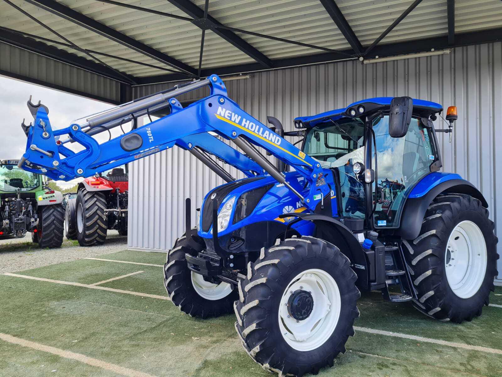 NEW HOLLAND T6.155 AC
