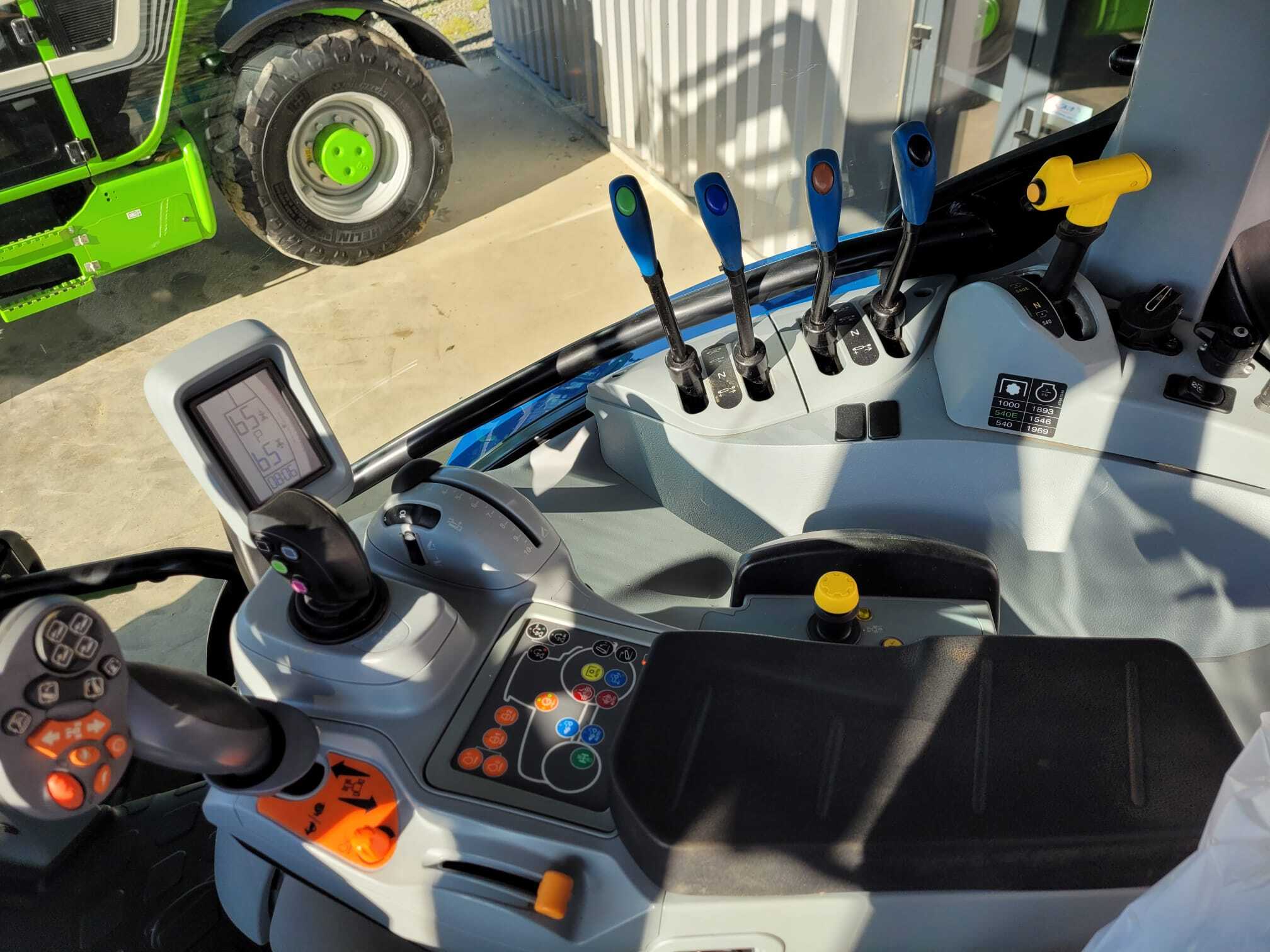 NEW HOLLAND T6.155 DC