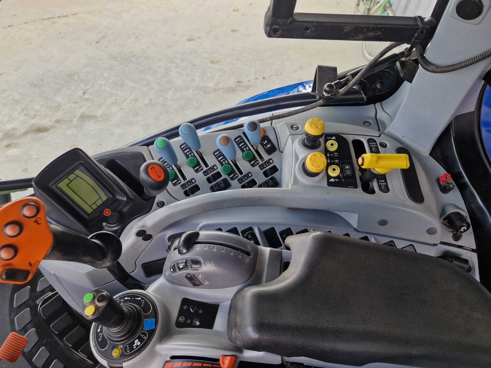 NEW HOLLAND T6.155 EC