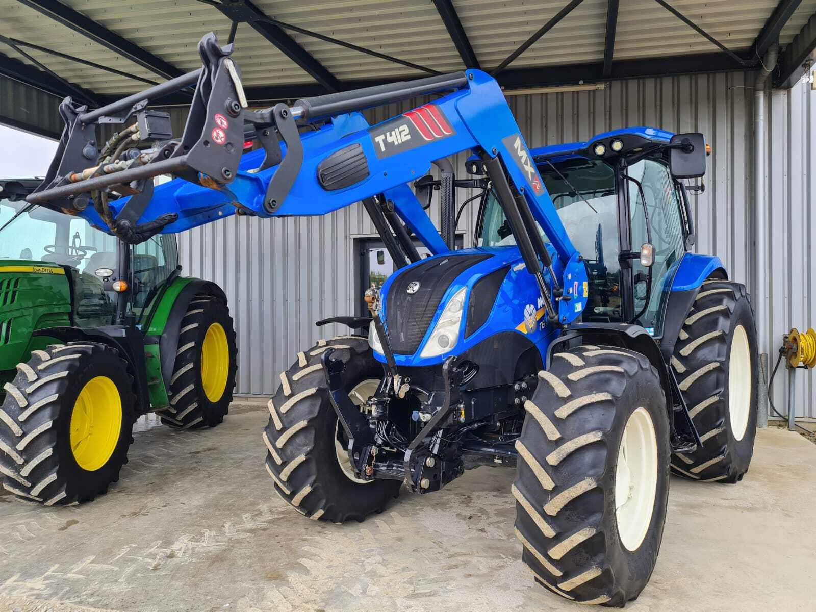 NEW HOLLAND T6.165 AC