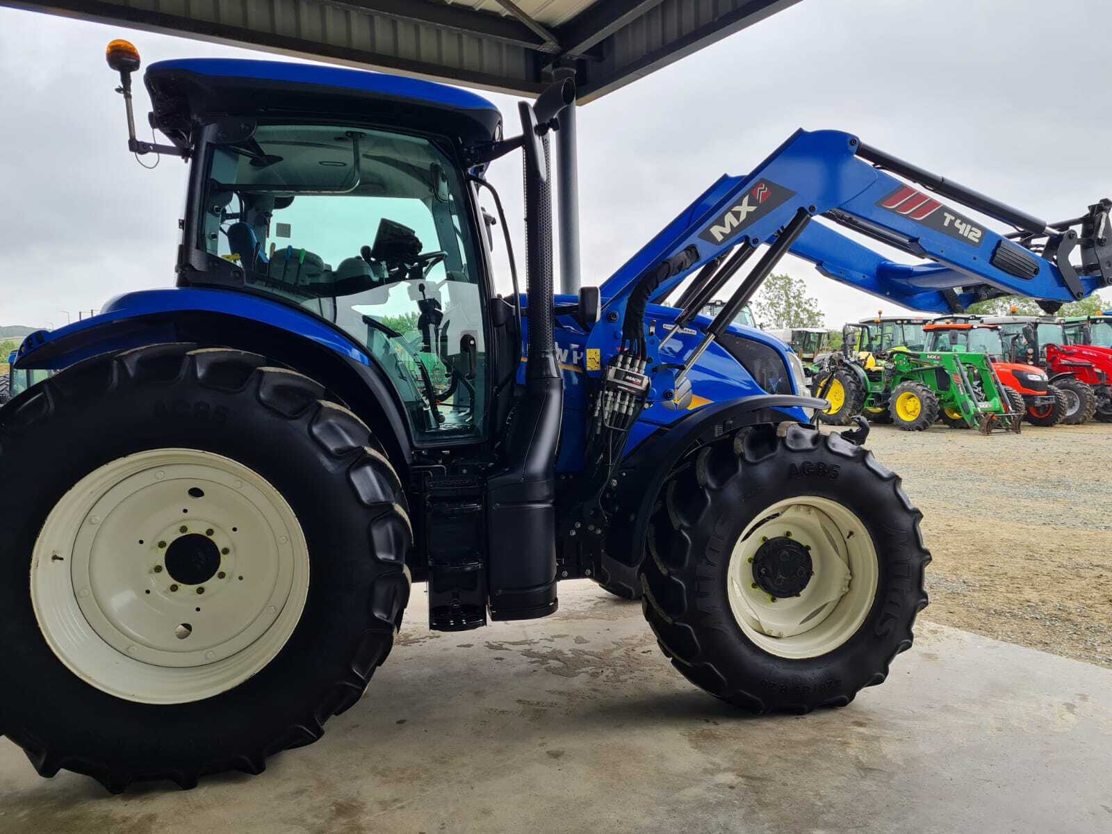 NEW HOLLAND T6.165 AC