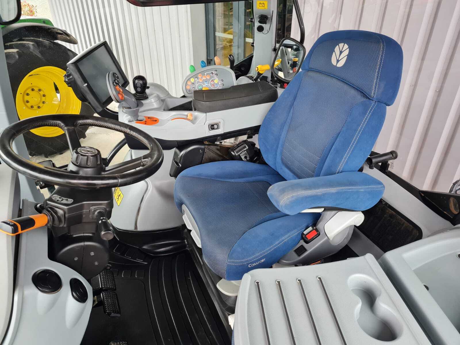 NEW HOLLAND T6.165 AC