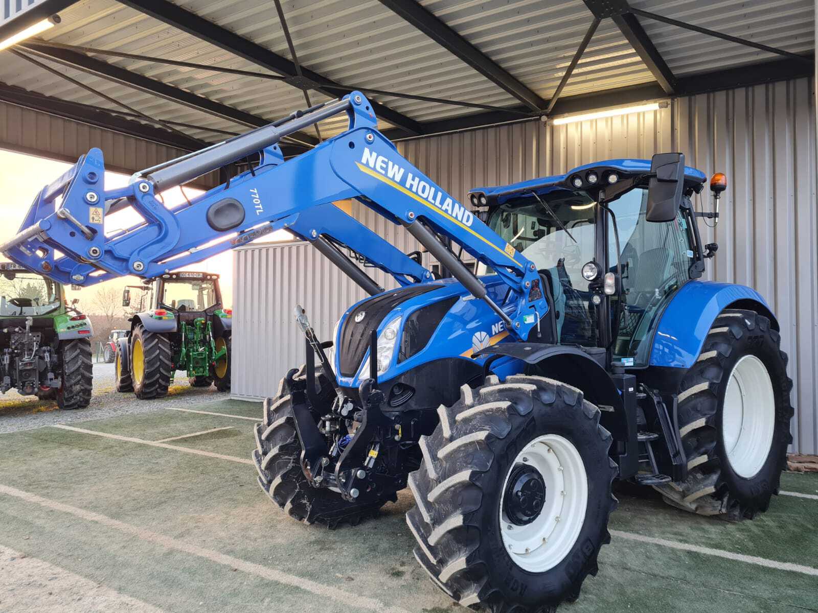 NEW HOLLAND T6.175 AC
