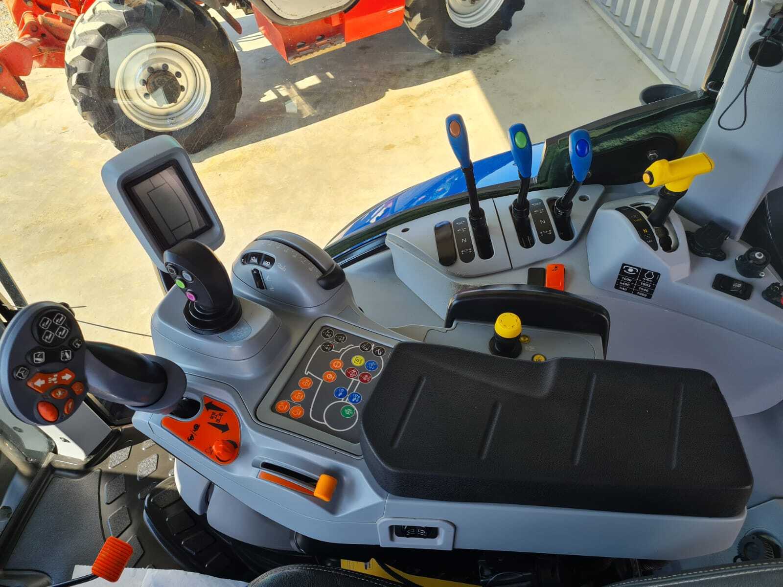 NEW HOLLAND T6.180 DC