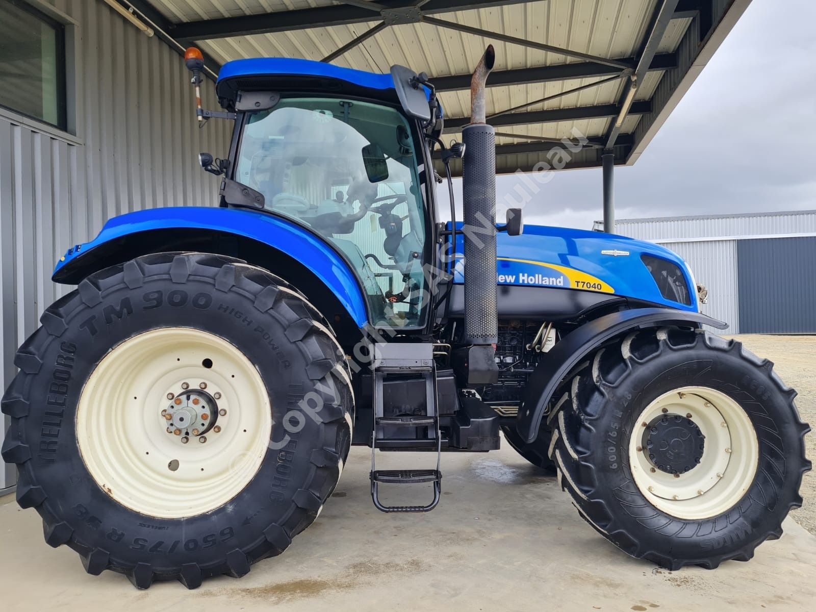 NEW HOLLAND T7040 AC