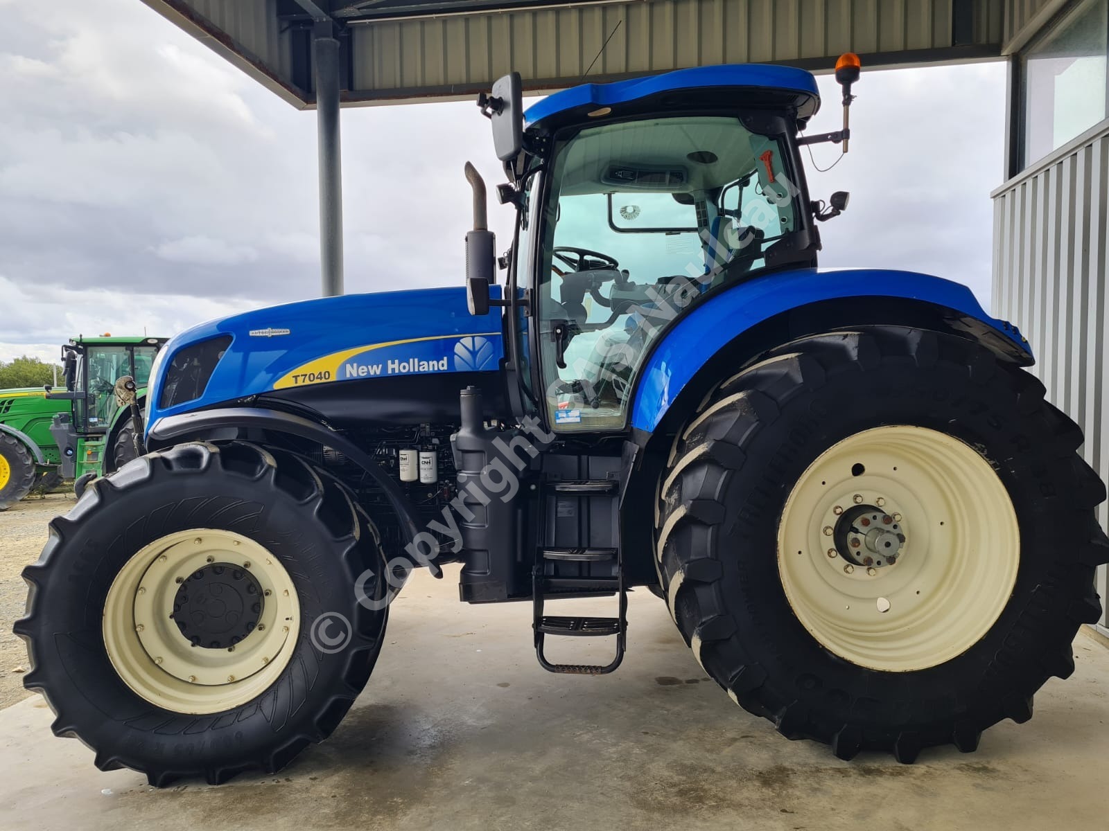 NEW HOLLAND T7040 AC