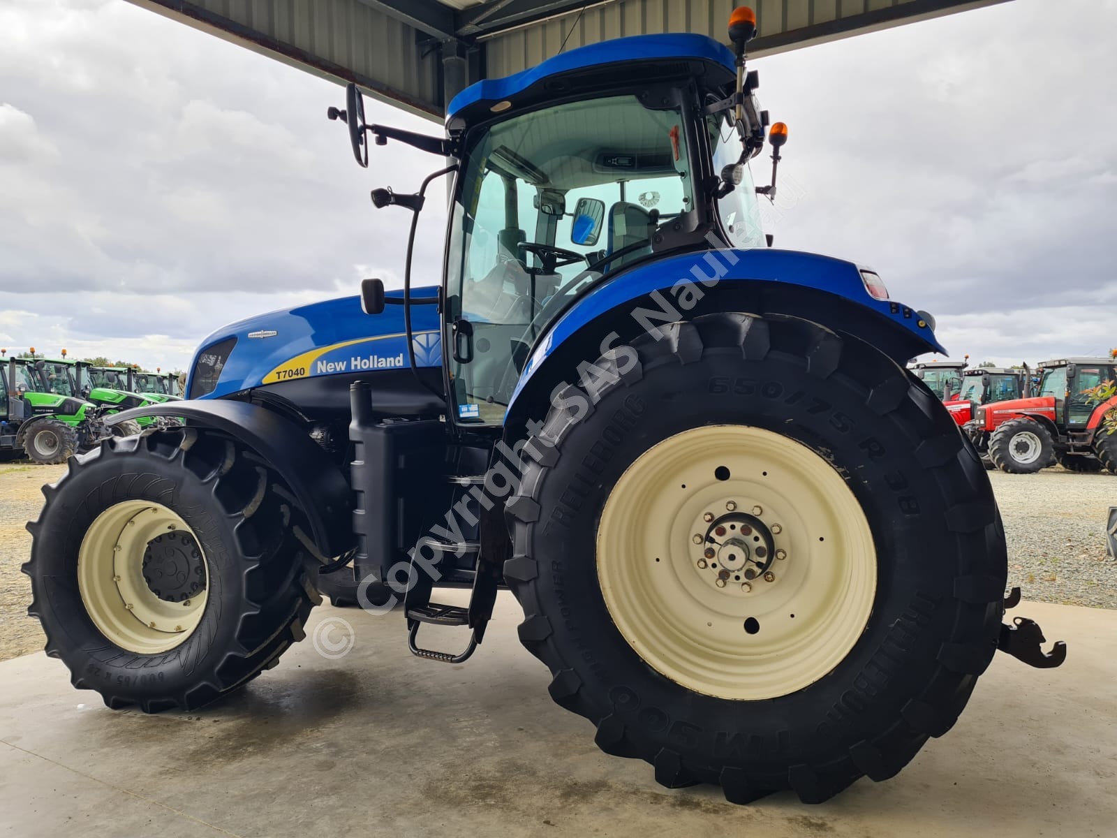 NEW HOLLAND T7040 AC