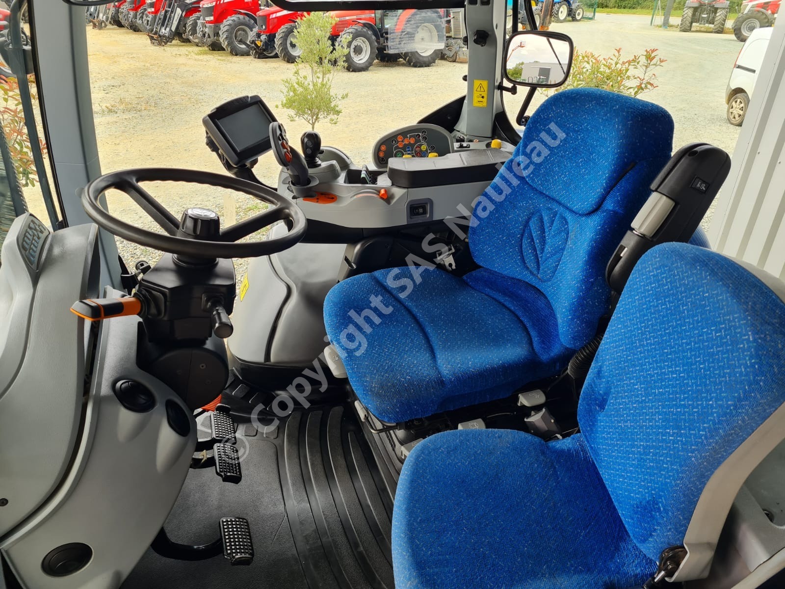 NEW HOLLAND T7040 AC