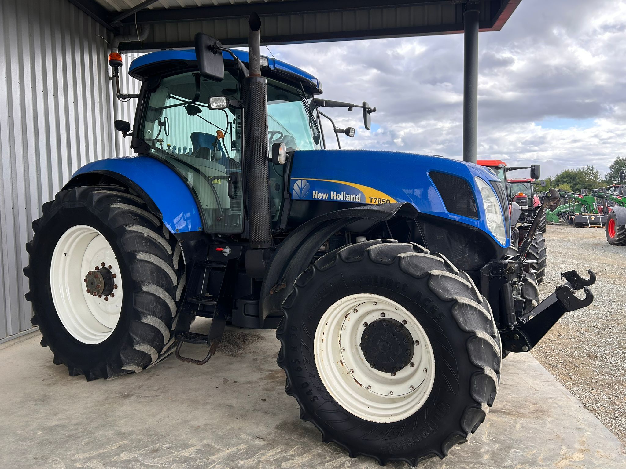 NEW HOLLAND T7050 PC