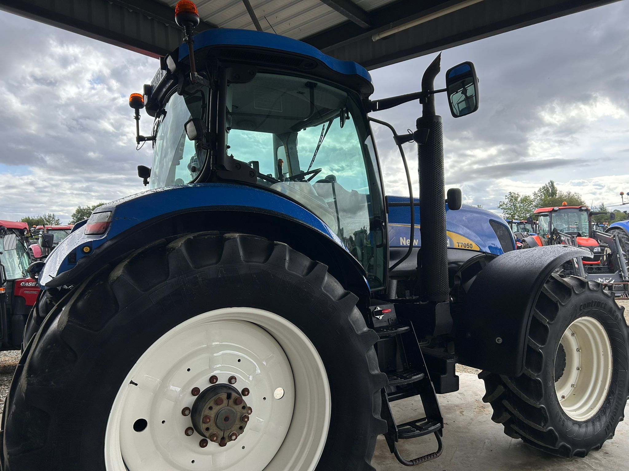 NEW HOLLAND T7050 PC