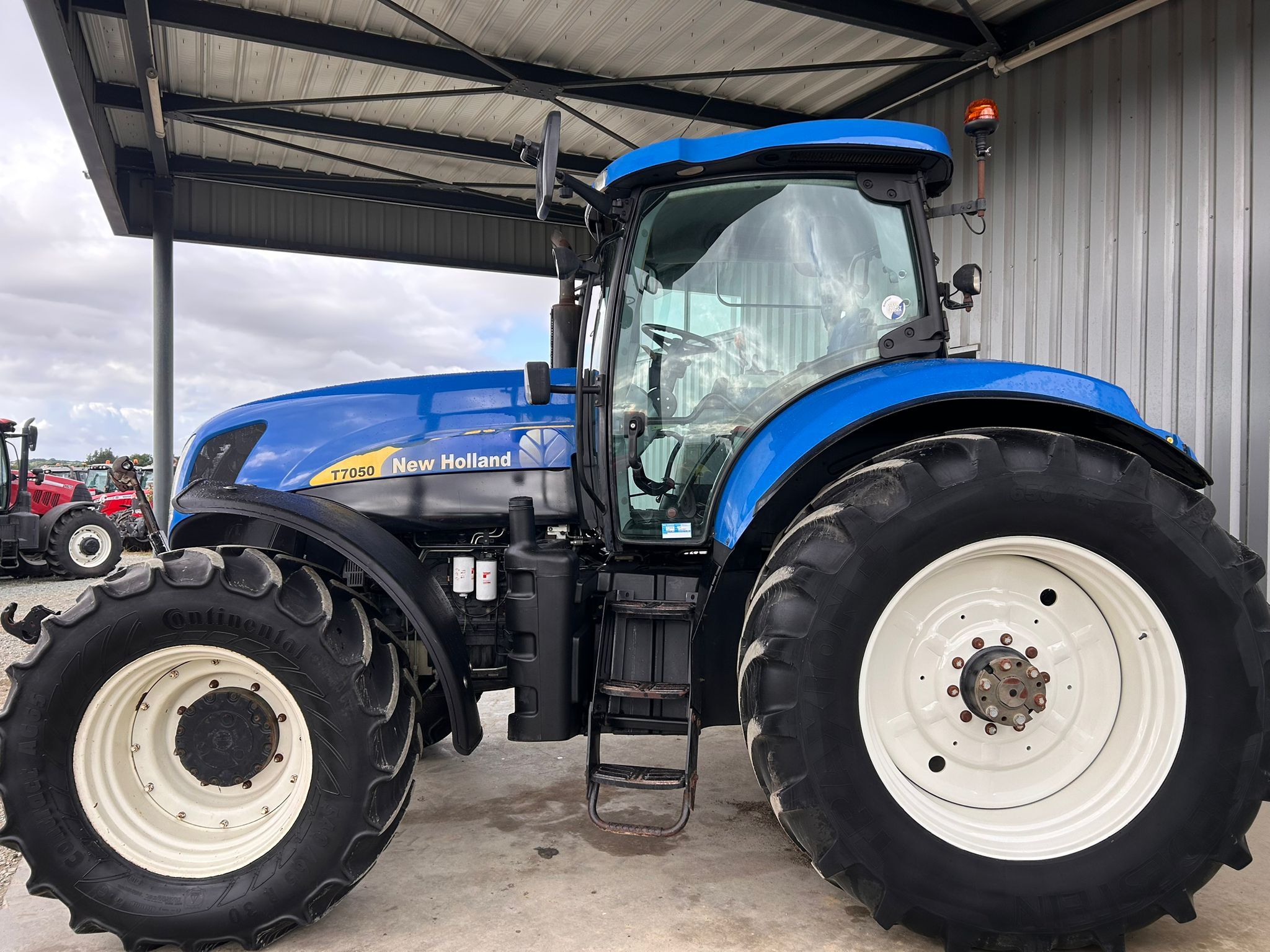 NEW HOLLAND T7050 PC