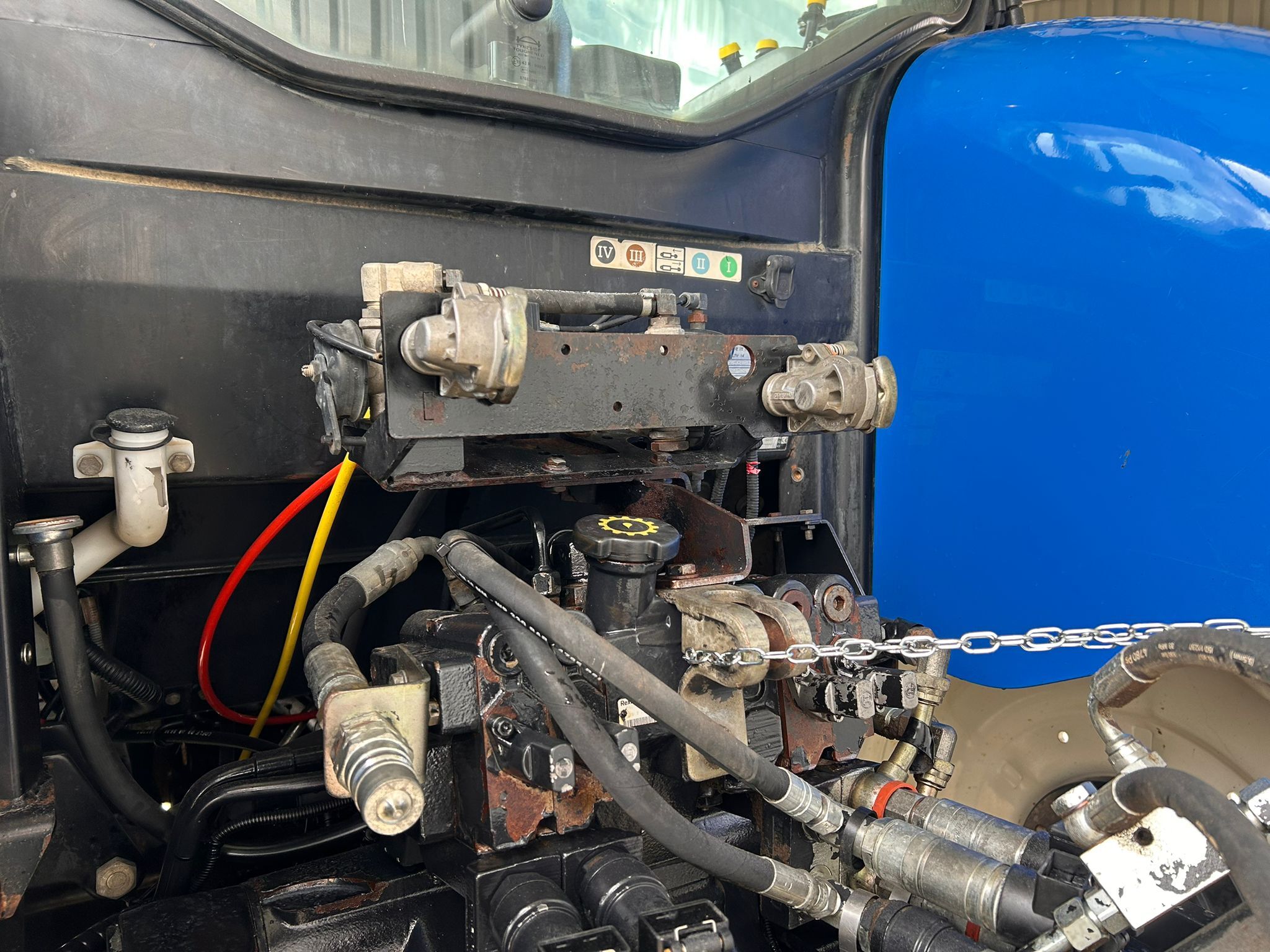 NEW HOLLAND T7050 PC