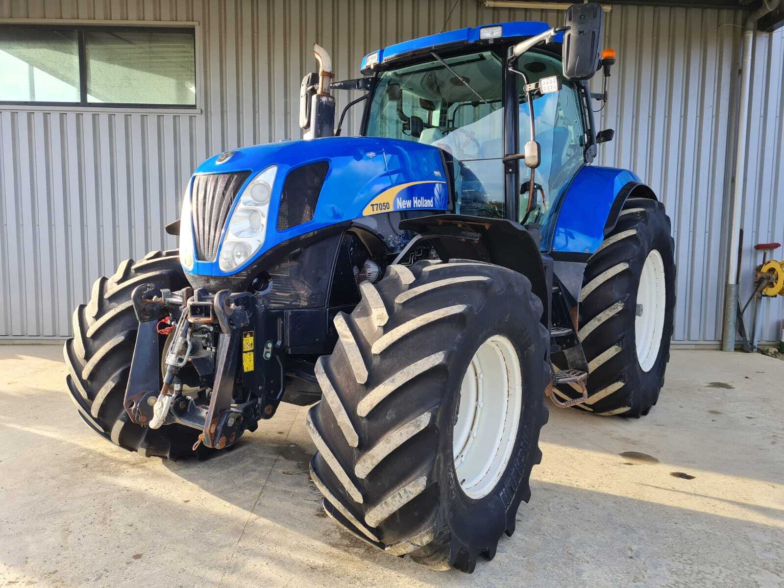 NEW HOLLAND T7050 PC