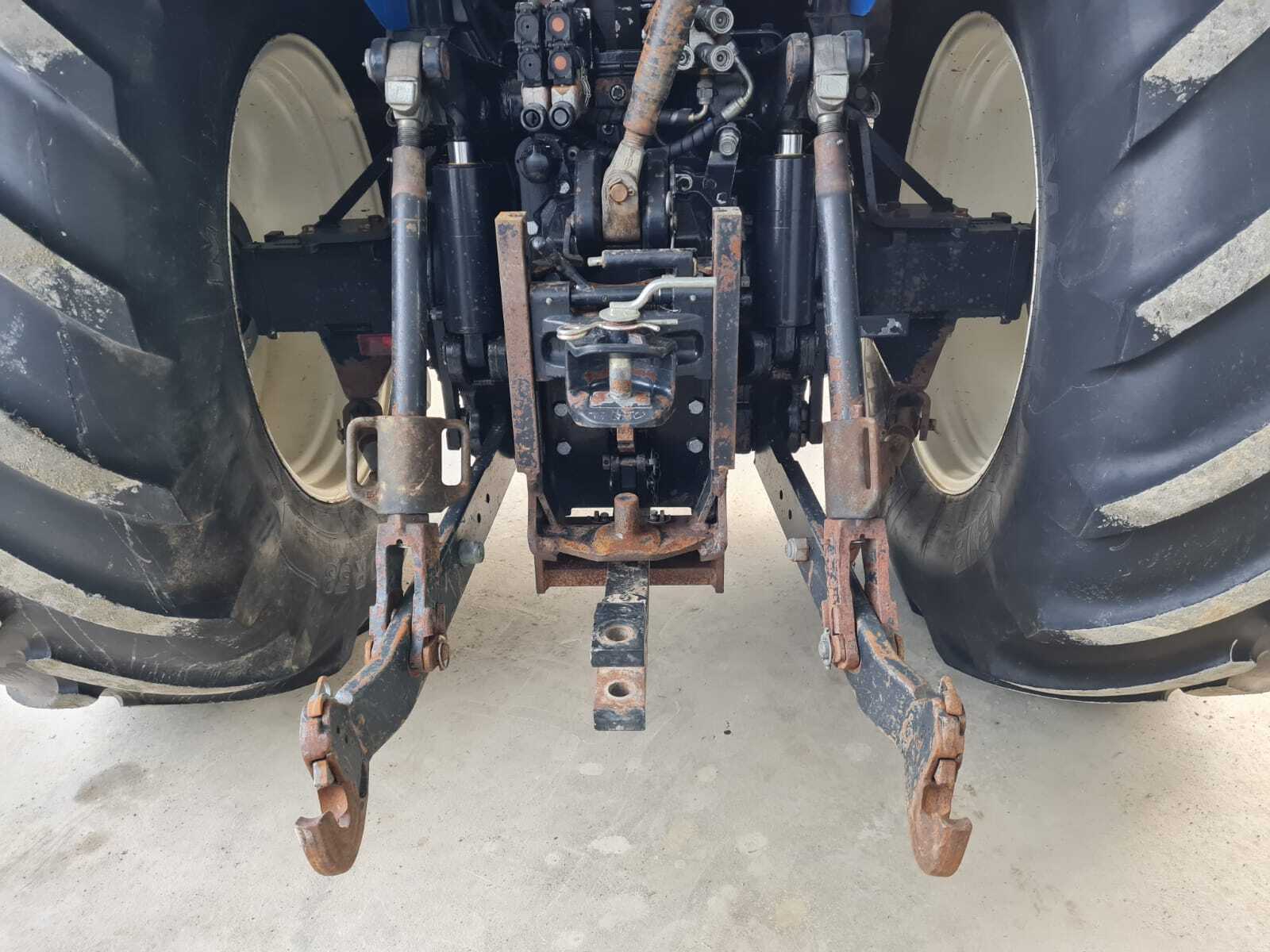 NEW HOLLAND T7050 PC