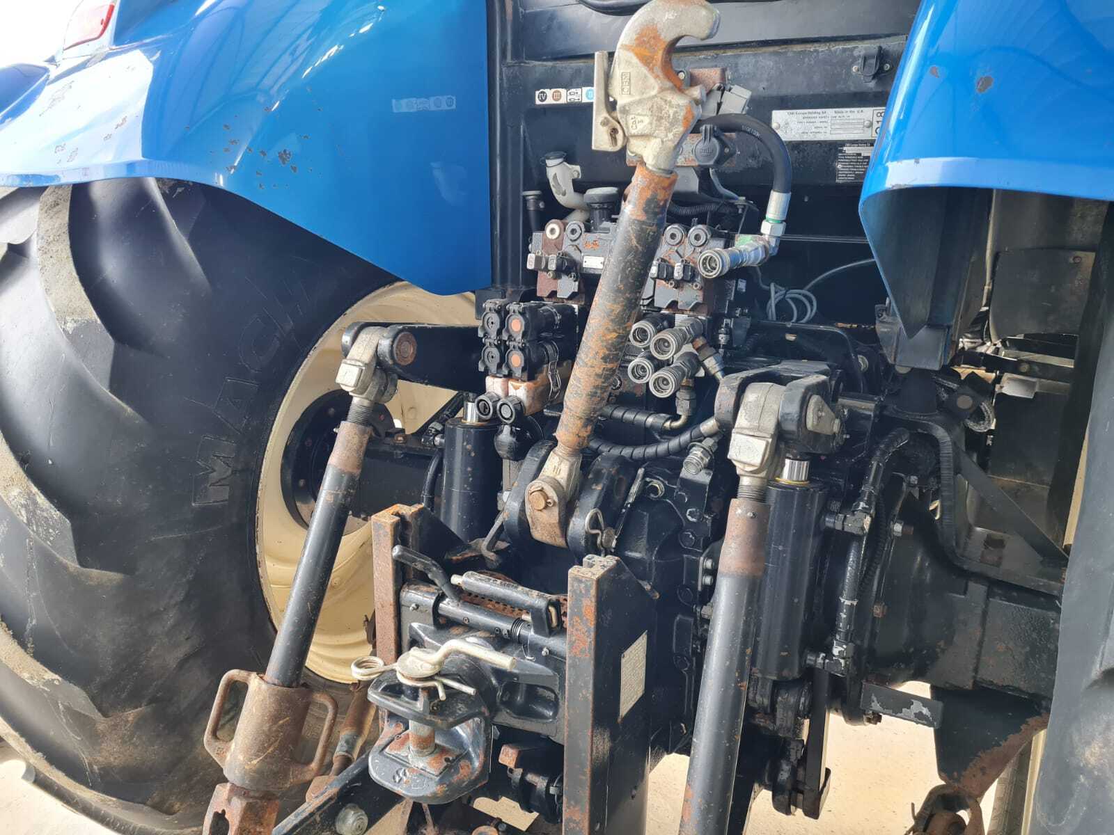 NEW HOLLAND T7050 PC