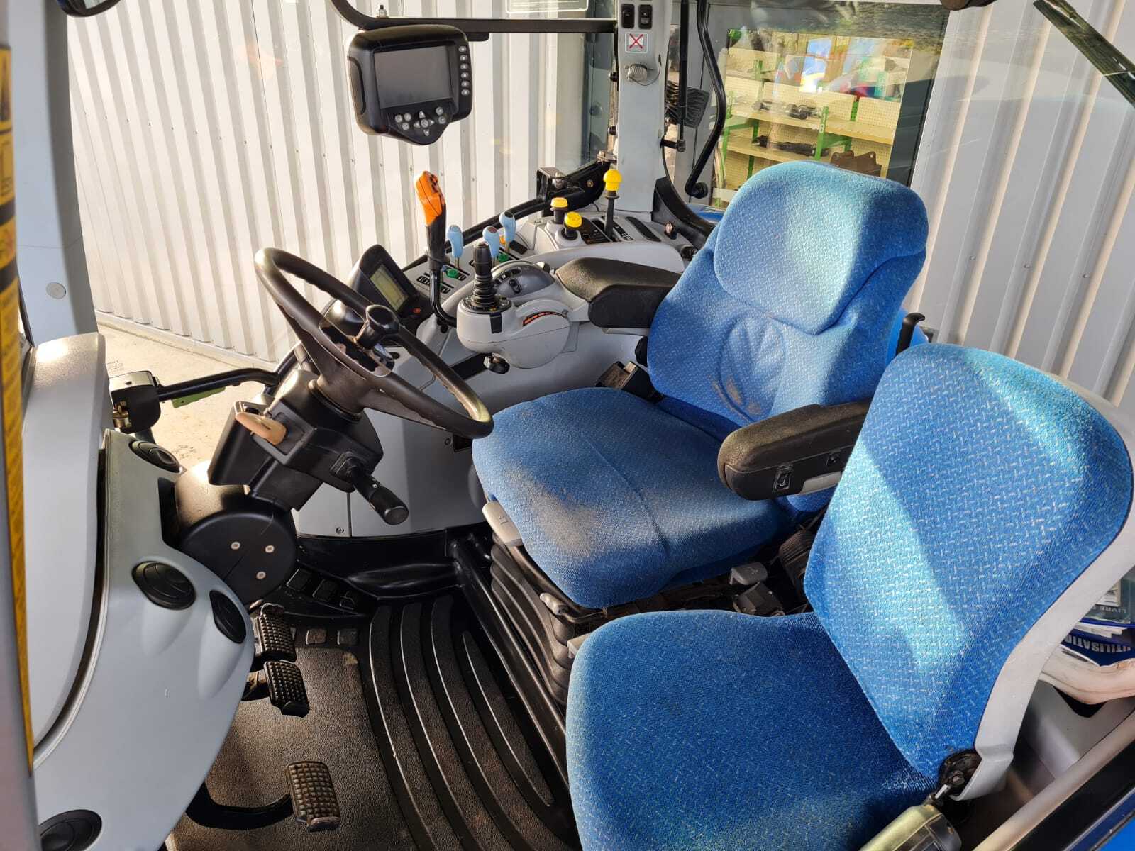 NEW HOLLAND T7050 PC