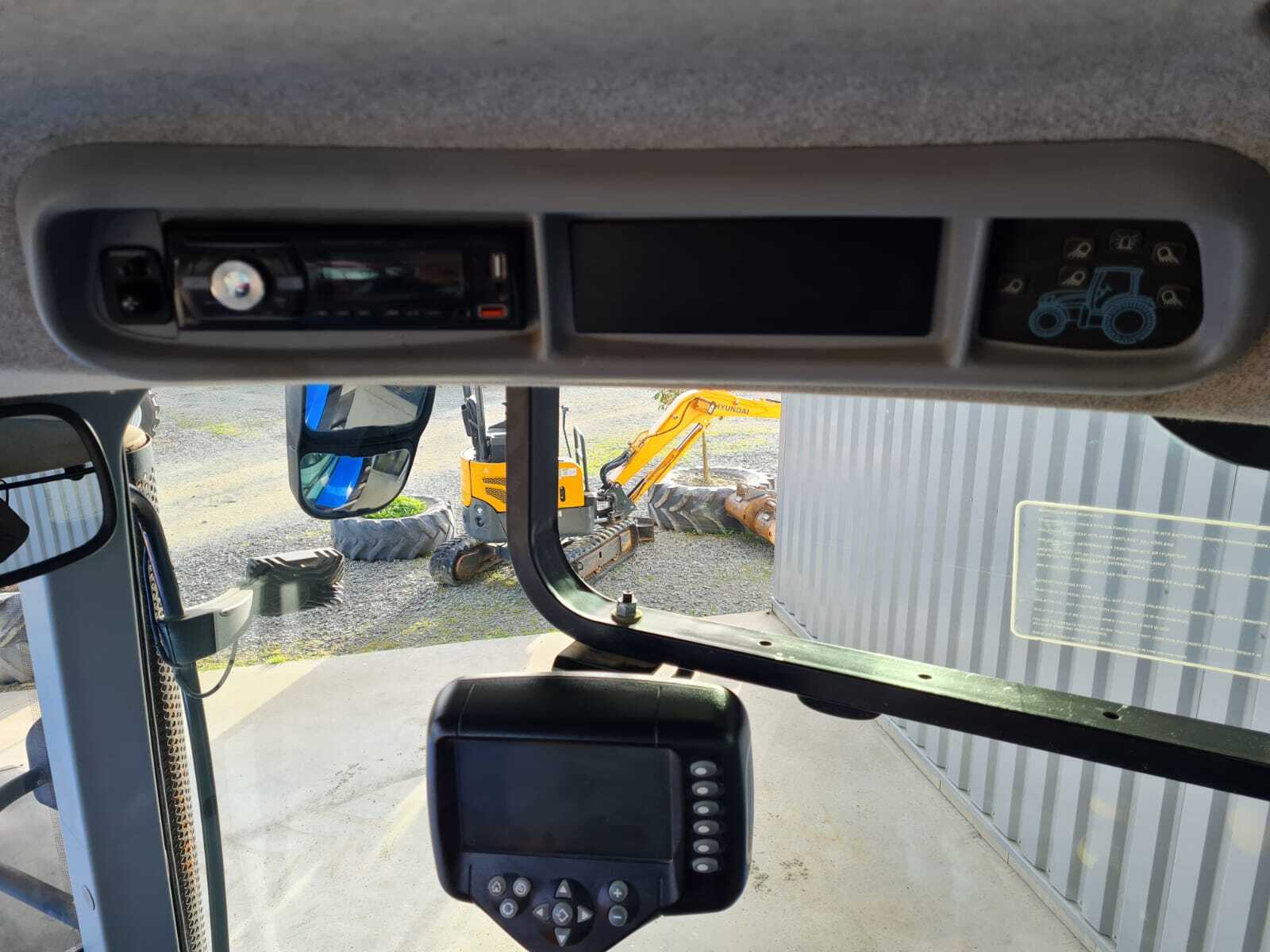 NEW HOLLAND T7050 PC