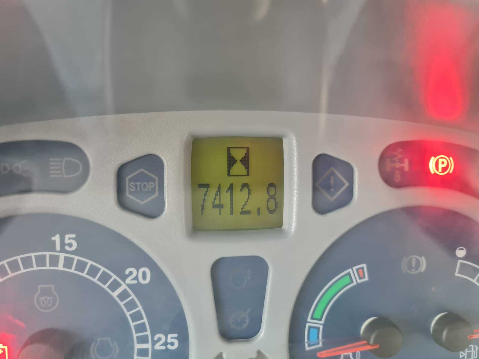 NEW HOLLAND T7050 PC