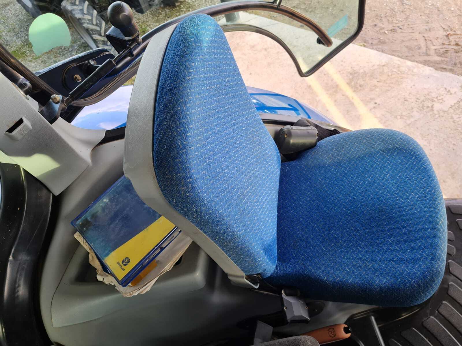 NEW HOLLAND T7050 PC