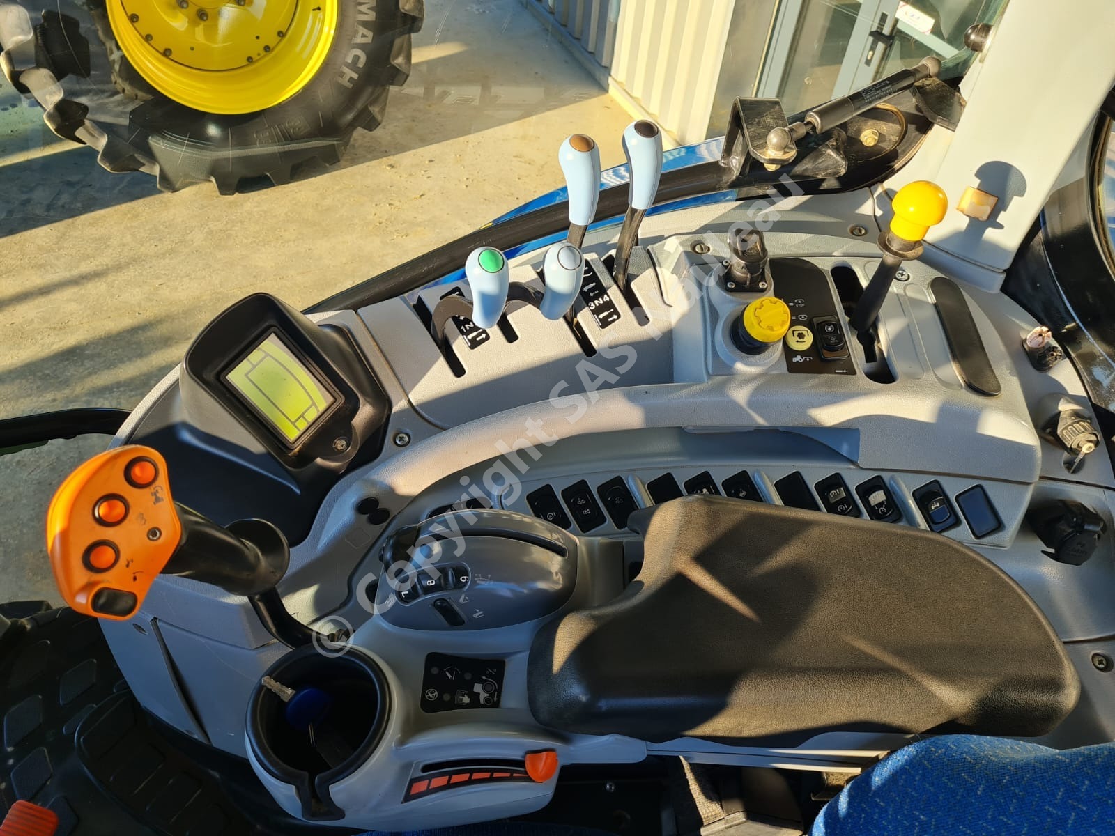 NEW HOLLAND T7060