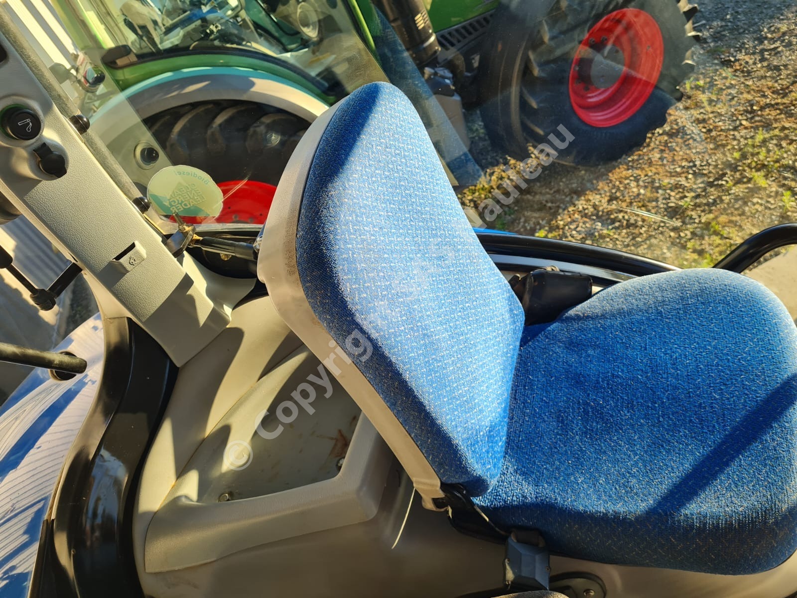 NEW HOLLAND T7060