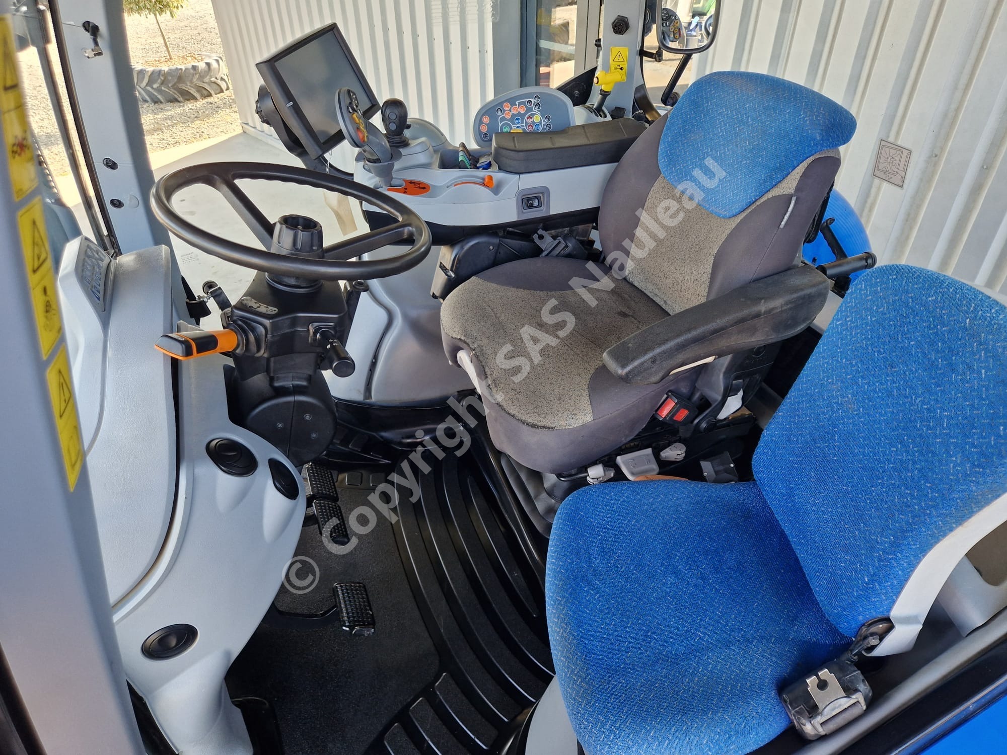 NEW HOLLAND T7.185 AC