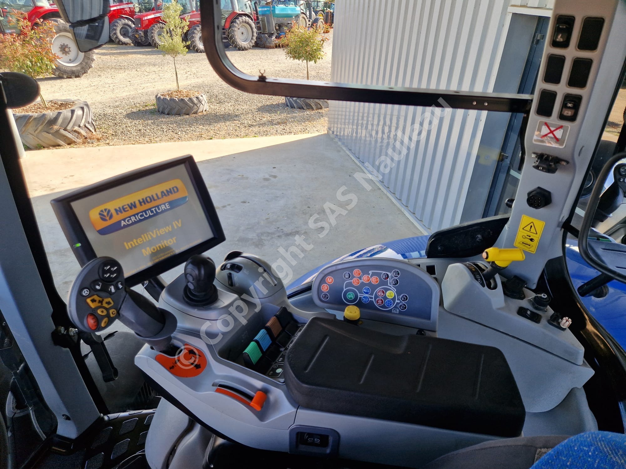 NEW HOLLAND T7.185 AC