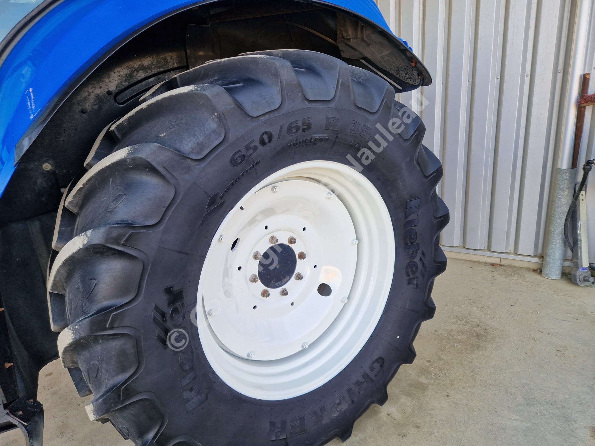 NEW HOLLAND T7.185 AC