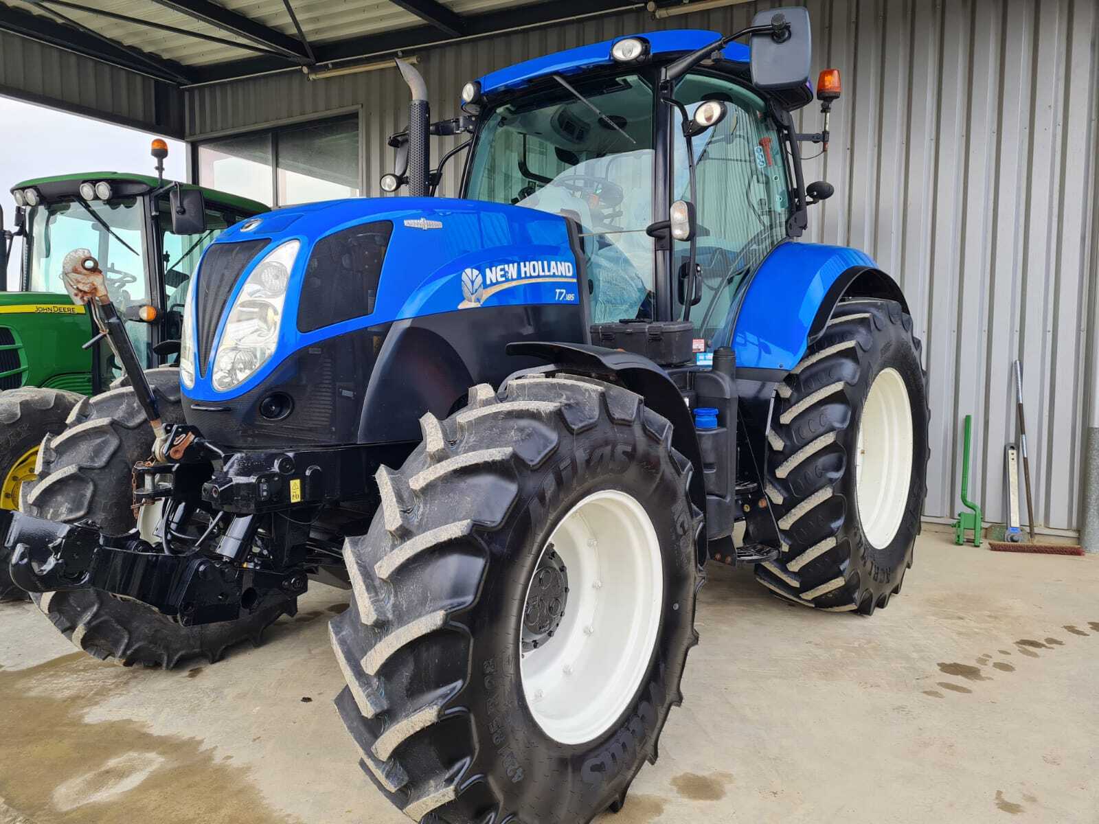 NEW HOLLAND T7.185 AC