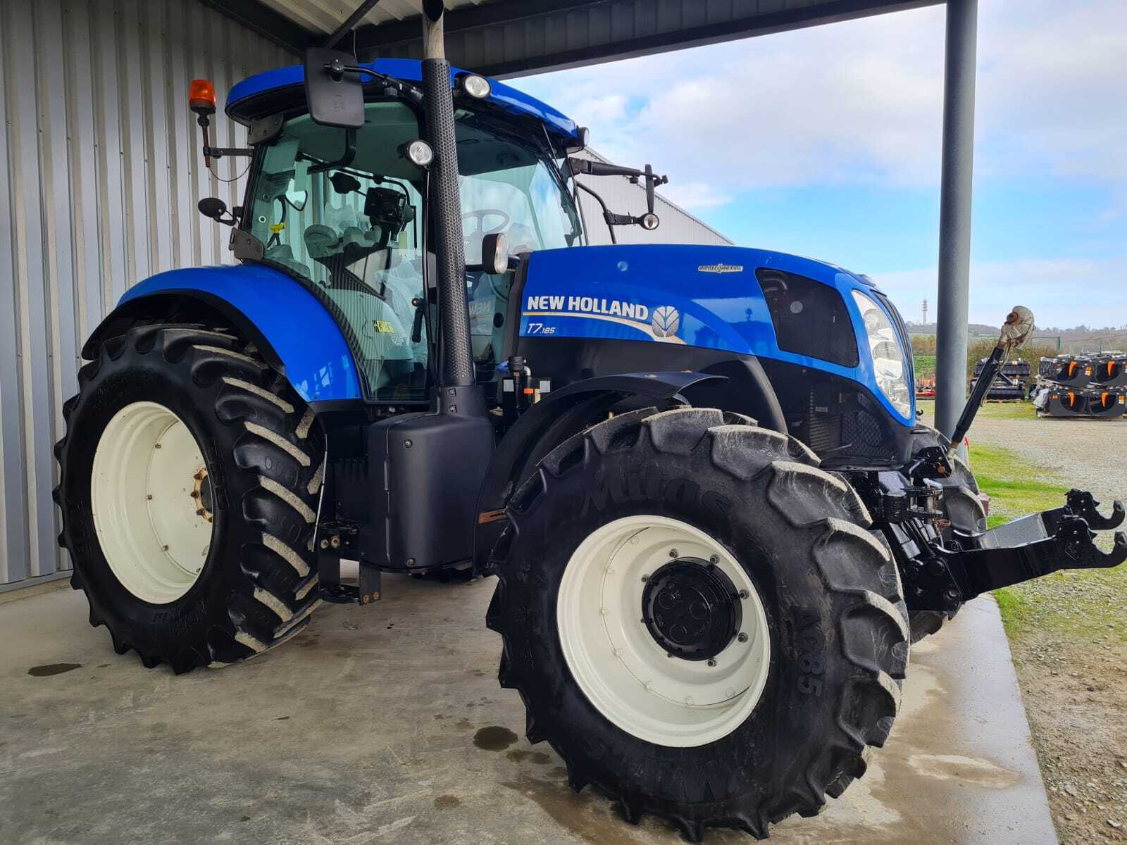 NEW HOLLAND T7.185 AC