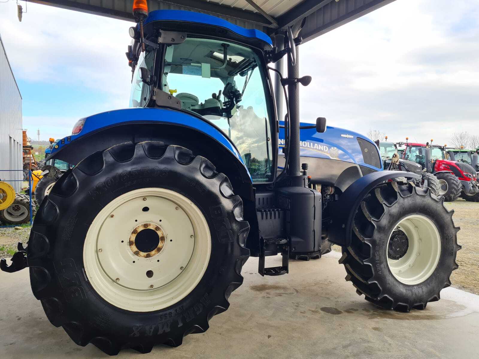 NEW HOLLAND T7.185 AC