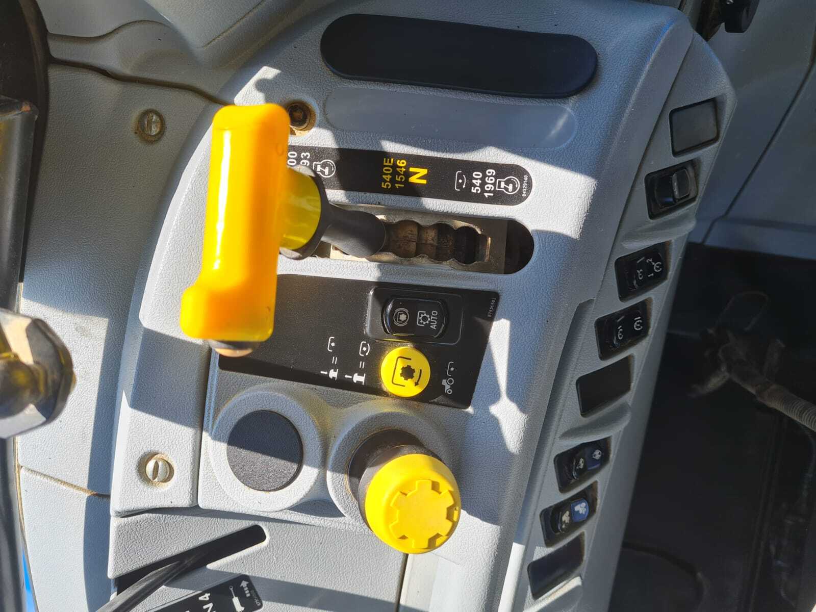 NEW HOLLAND T7.185 RC