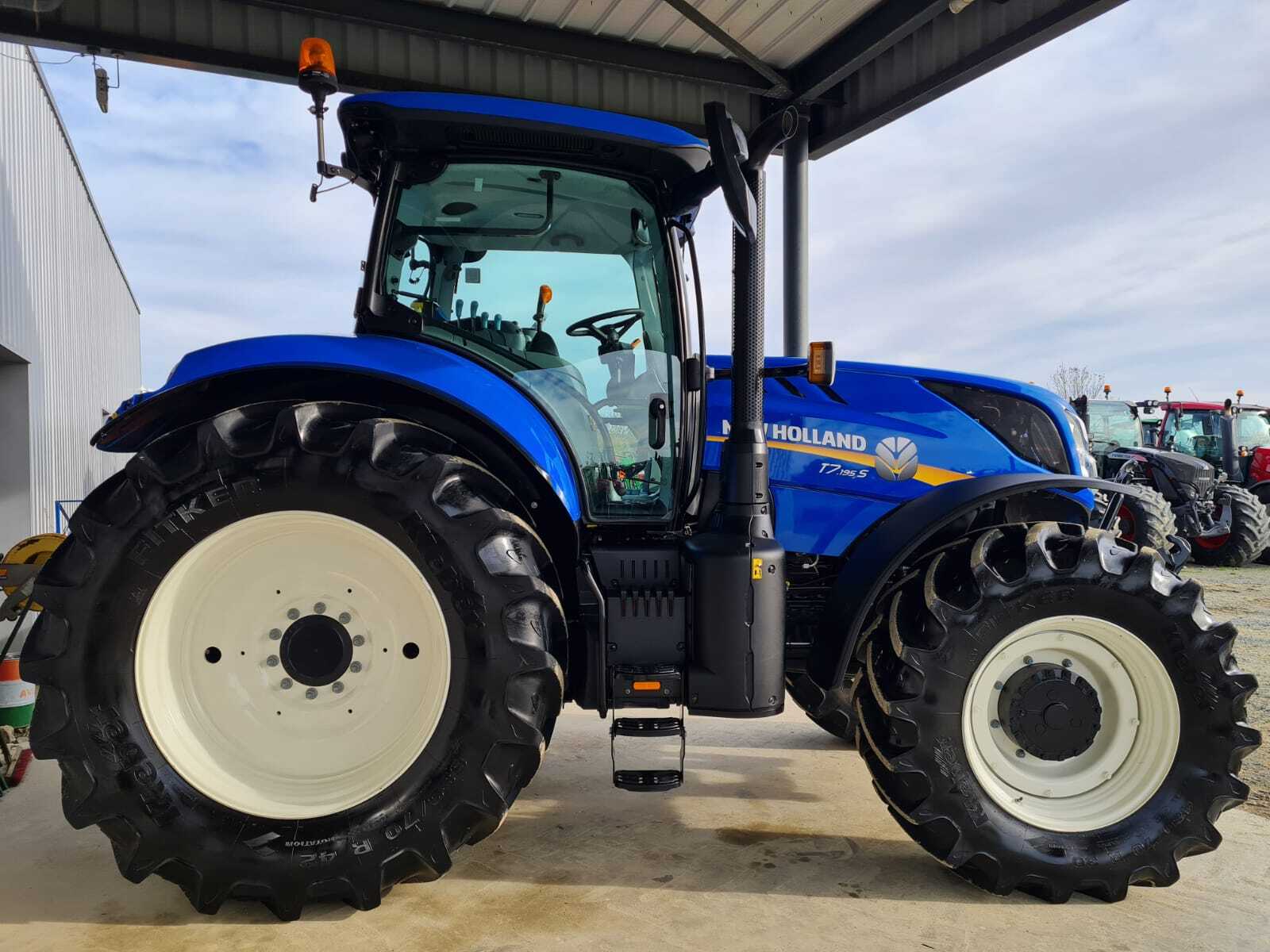 NEW HOLLAND T7.195S