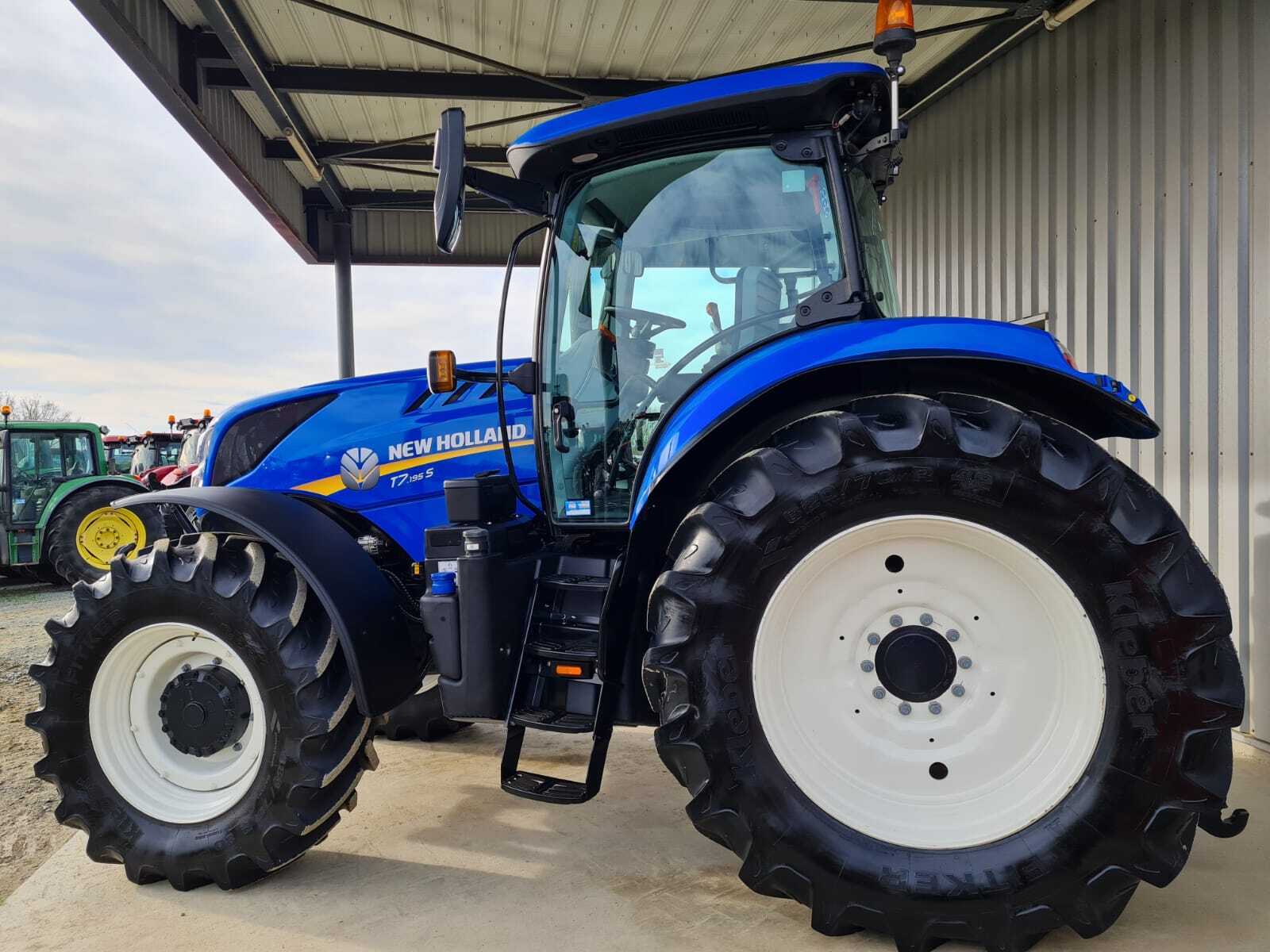 NEW HOLLAND T7.195S