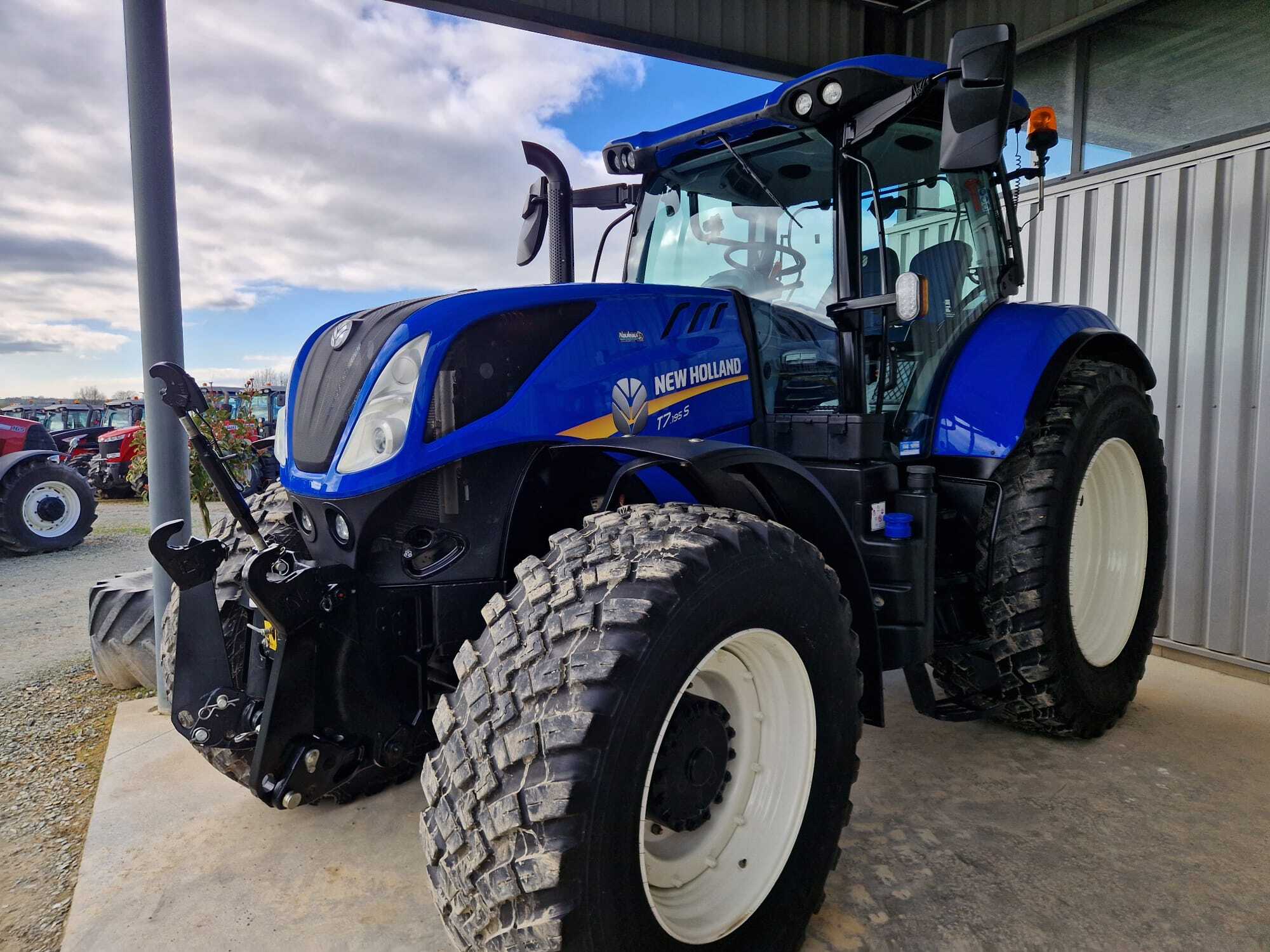 NEW HOLLAND T7.195S