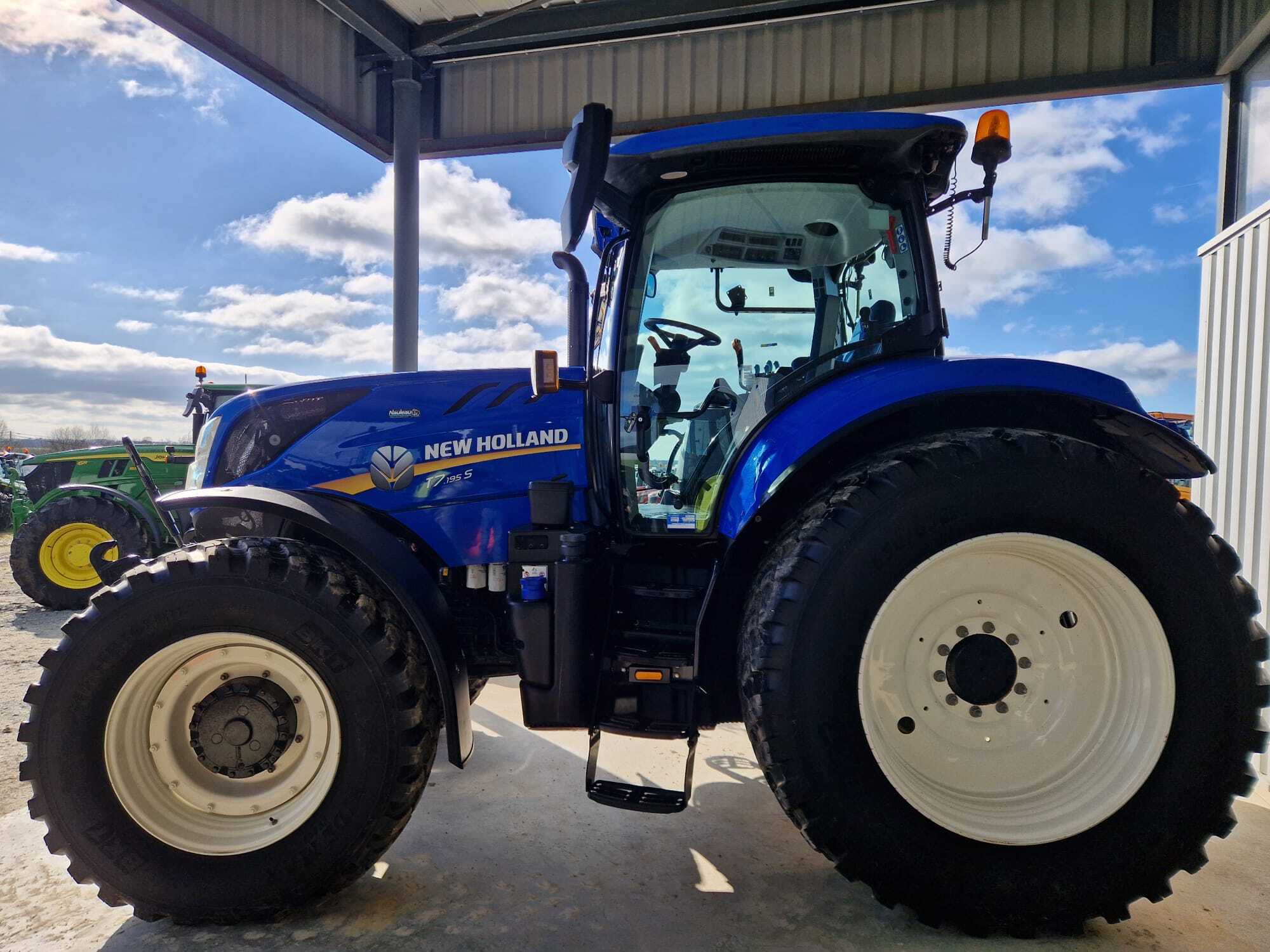 NEW HOLLAND T7.195S