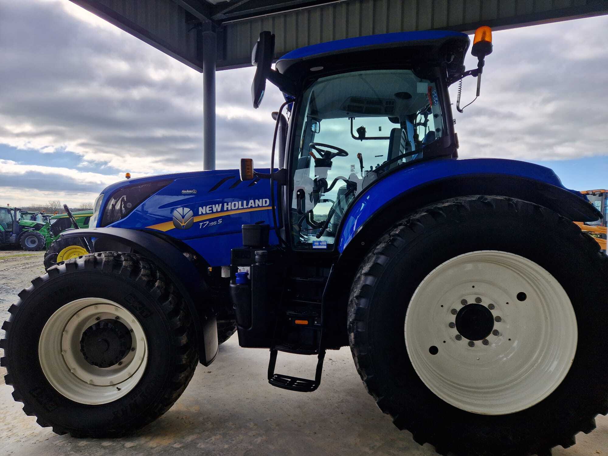 NEW HOLLAND T7.195S