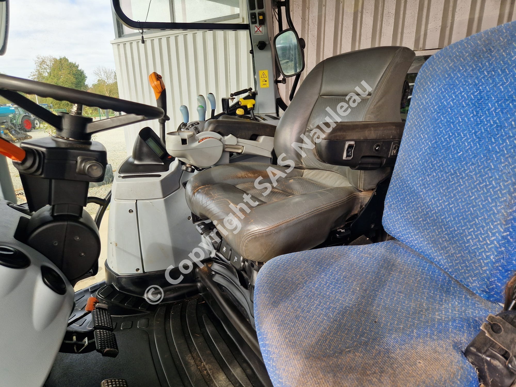 NEW HOLLAND T7.210