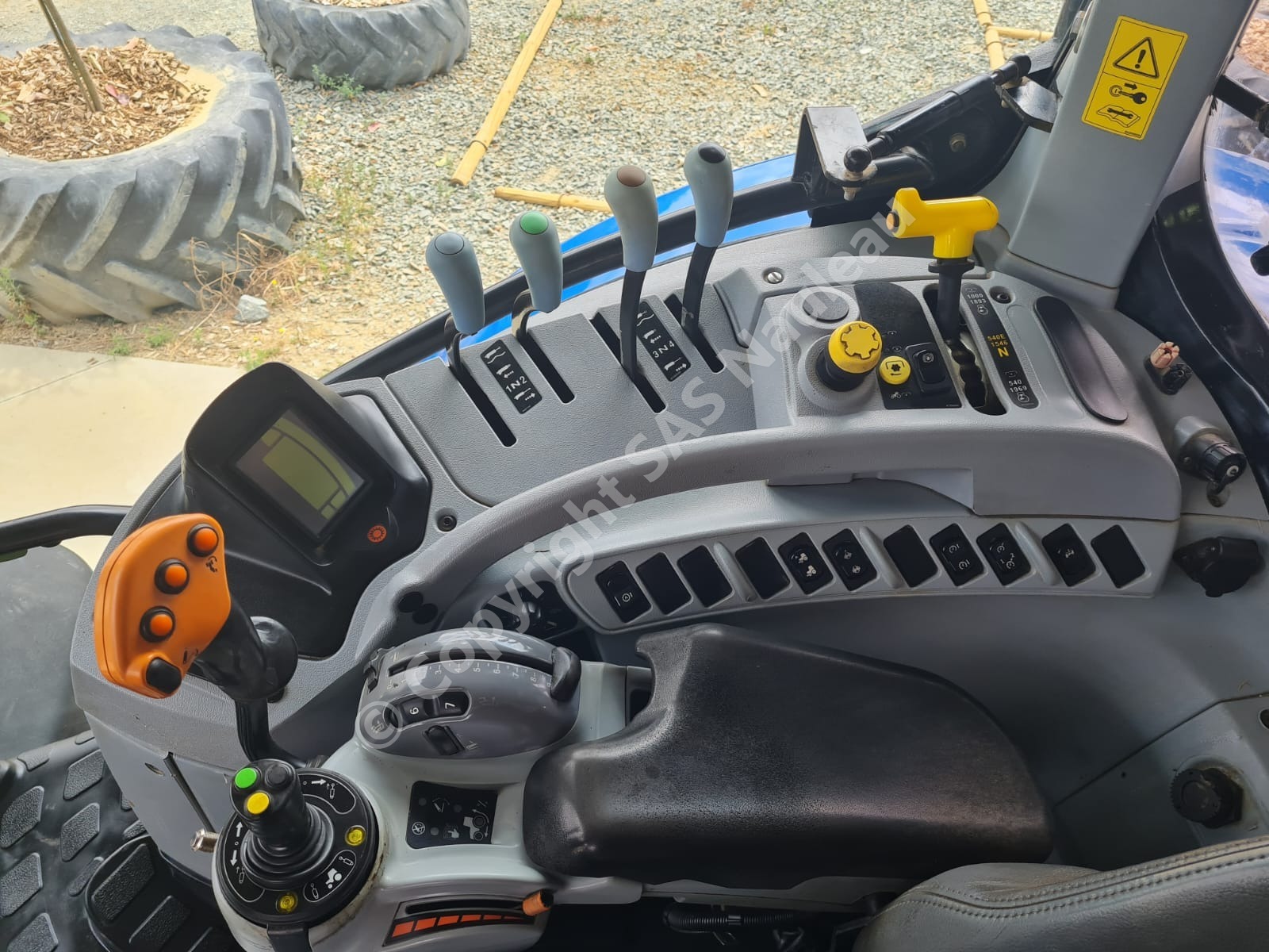 NEW HOLLAND T7.210