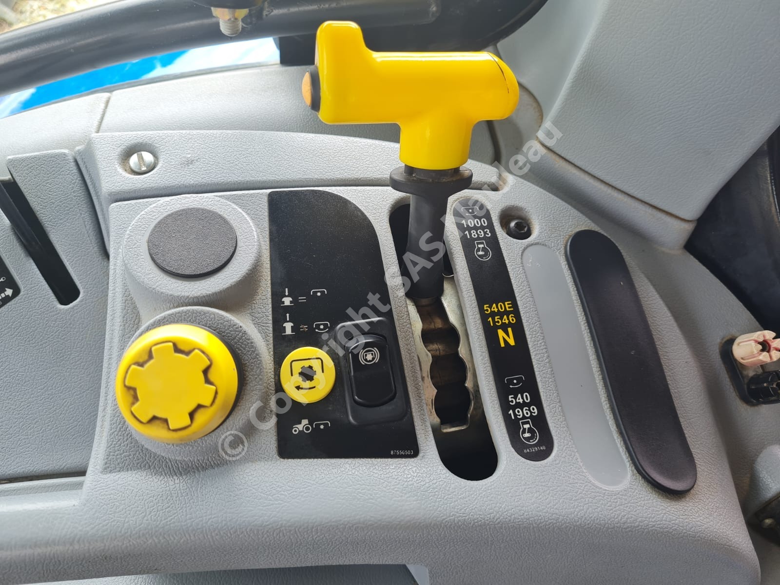 NEW HOLLAND T7.210