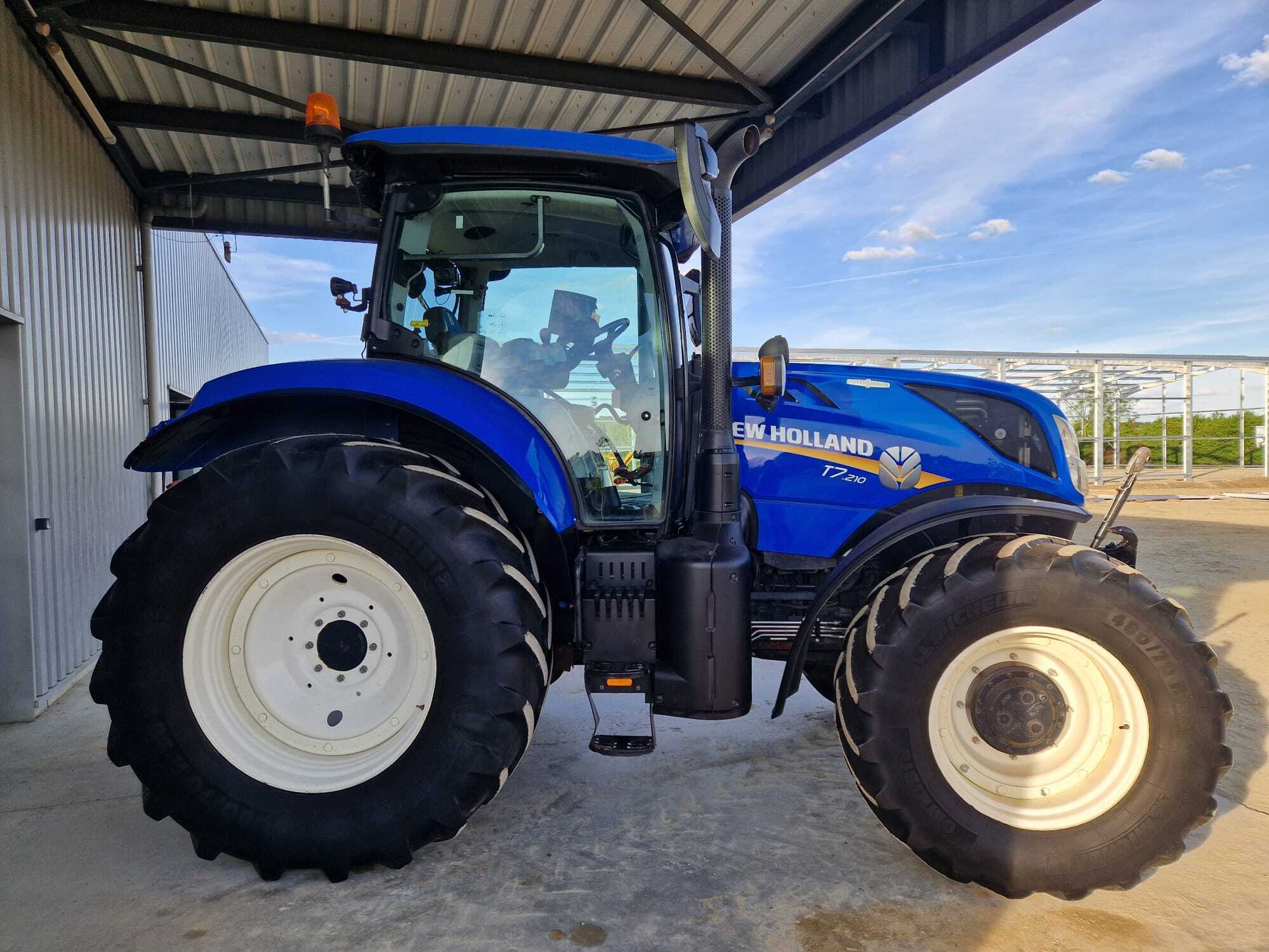 NEW HOLLAND T7.210 AC