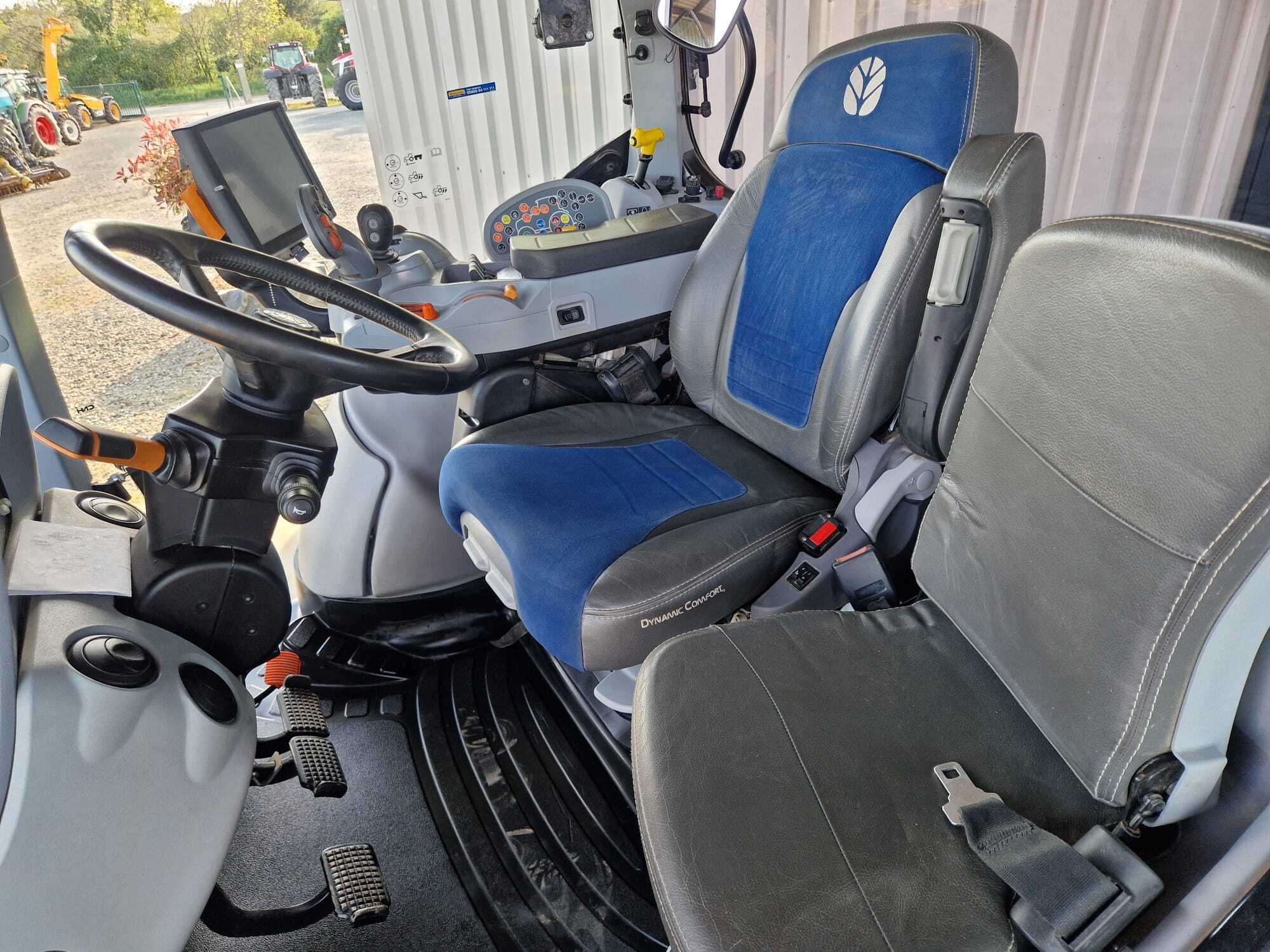 NEW HOLLAND T7.210 AC