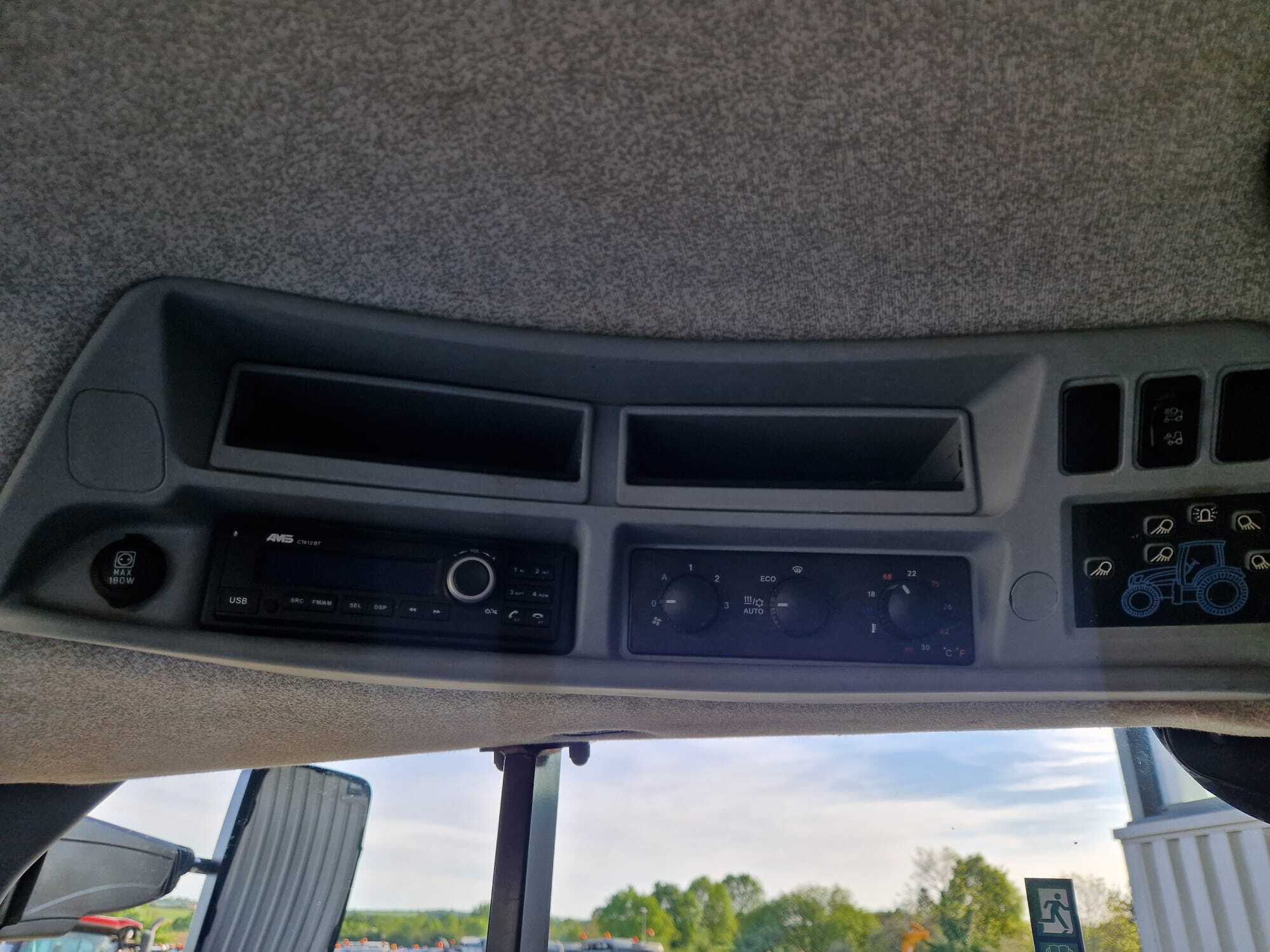 NEW HOLLAND T7.210 AC