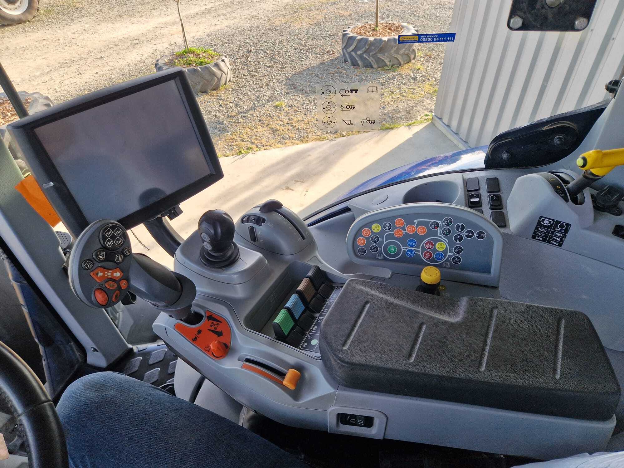 NEW HOLLAND T7.210 AC