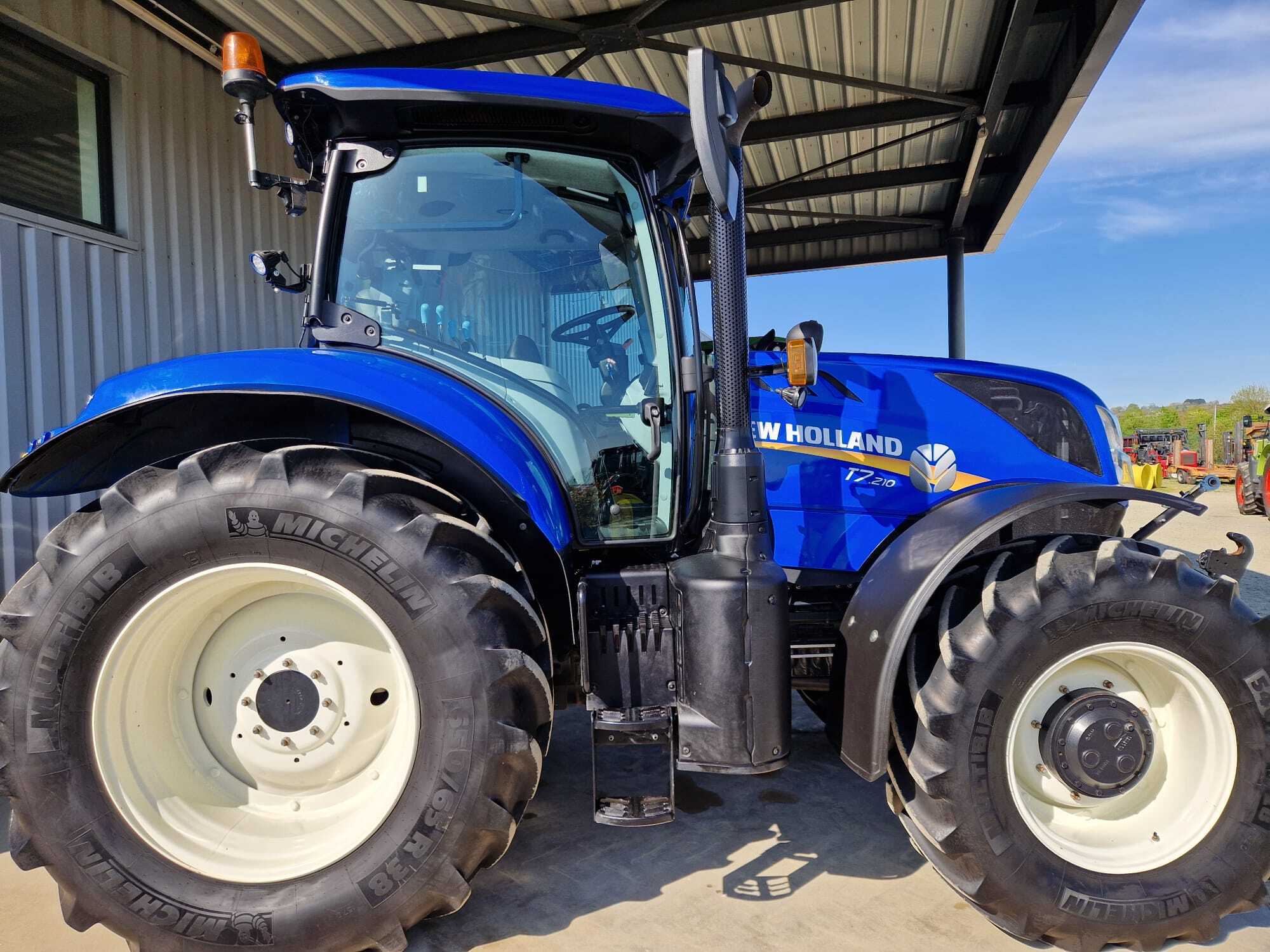 NEW HOLLAND T7.210 PC