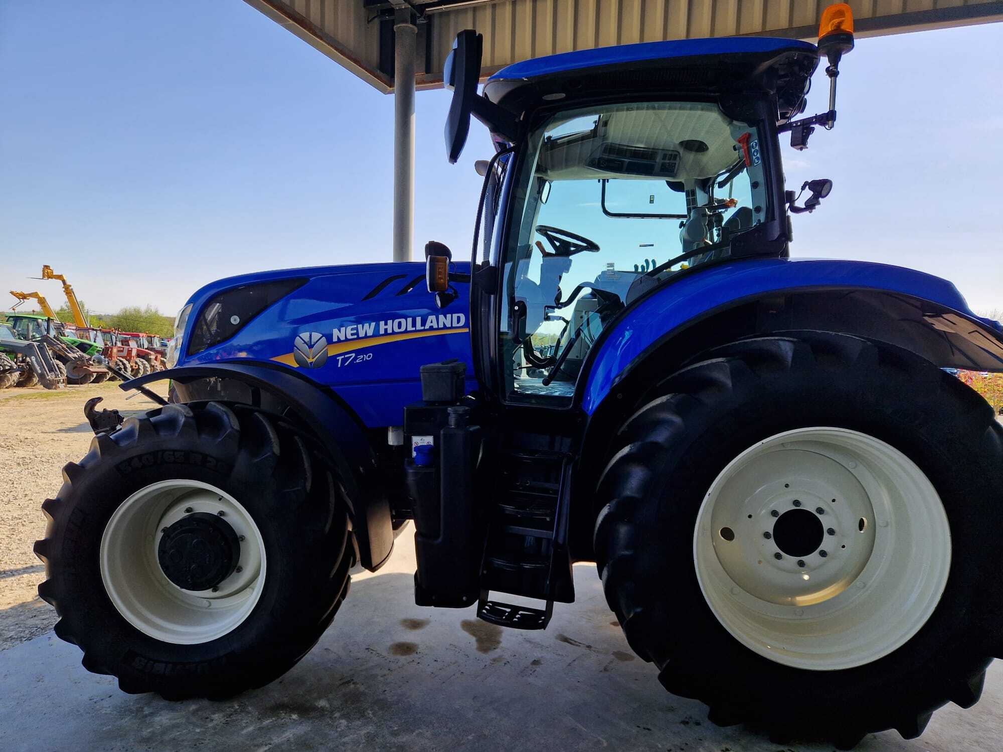 NEW HOLLAND T7.210 PC